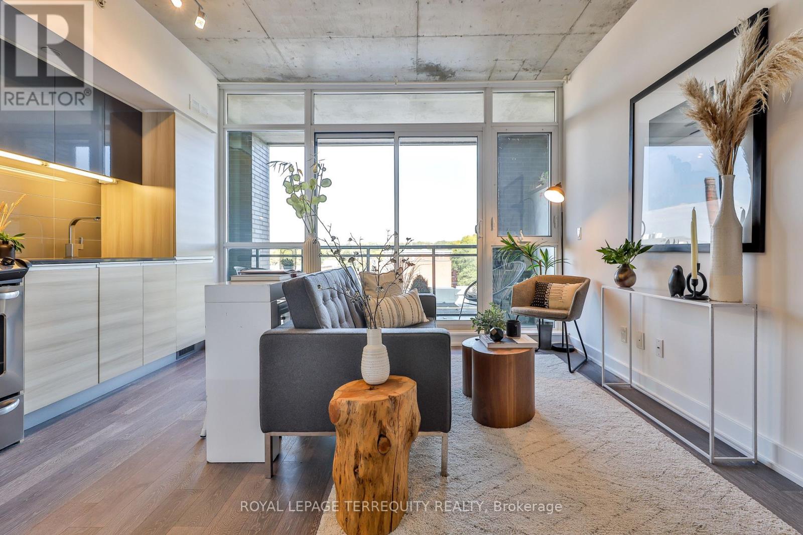 Thoughtfully laid out floorplan, bright open space