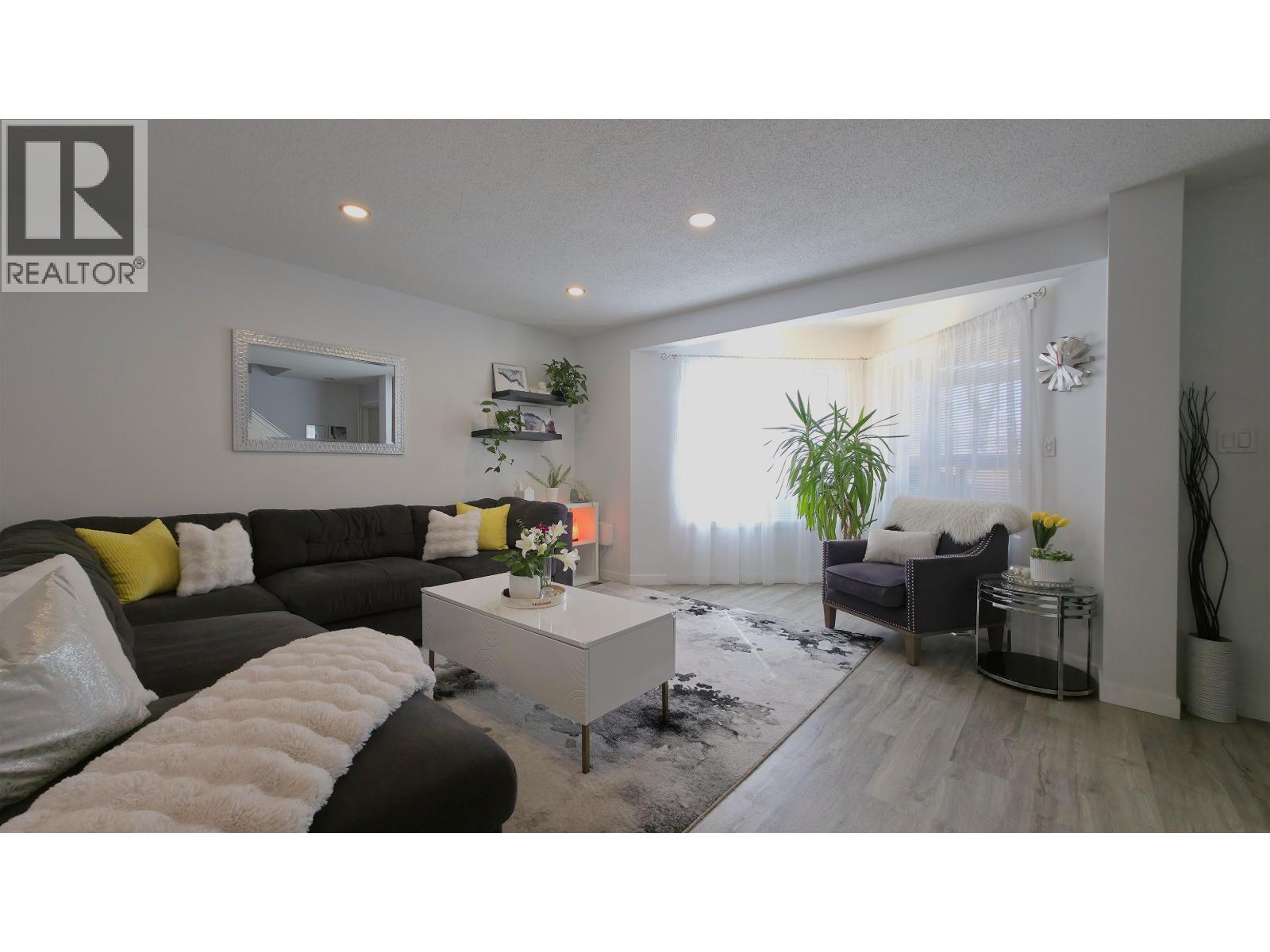 #107 3233 MCGILL CRESCENT - 4