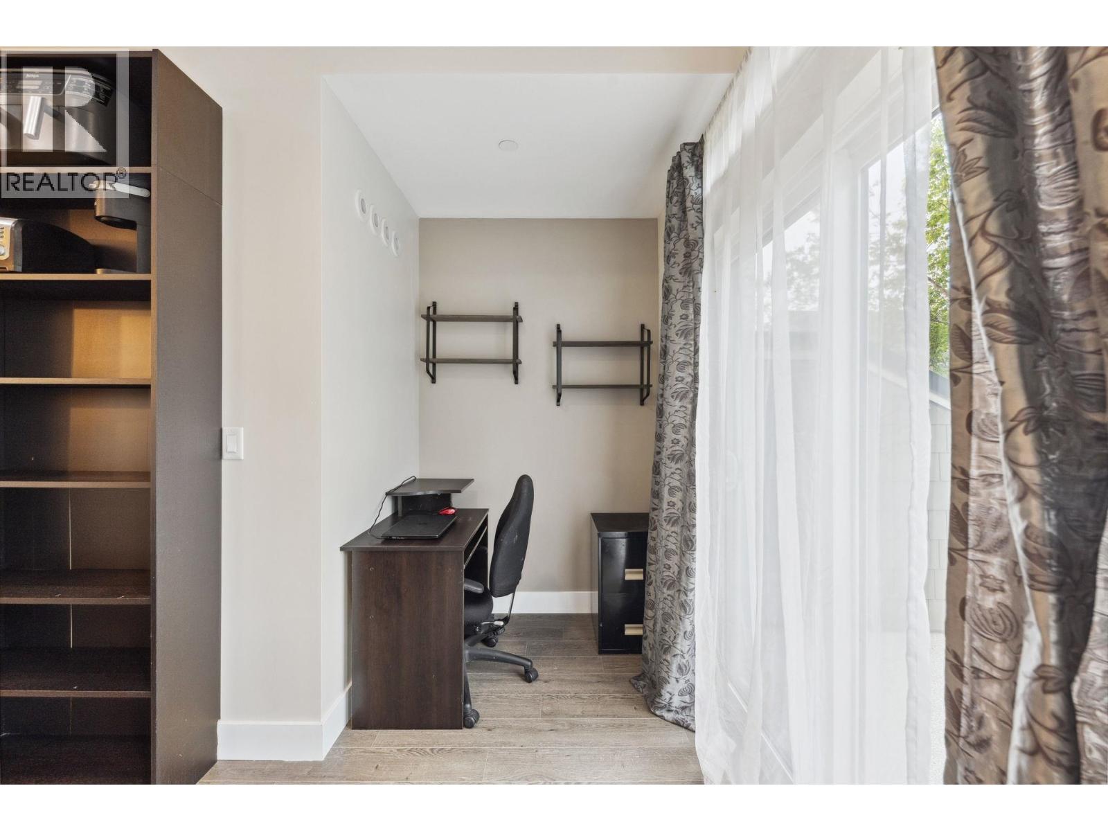 #511-4688 HAWK Lane, Delta