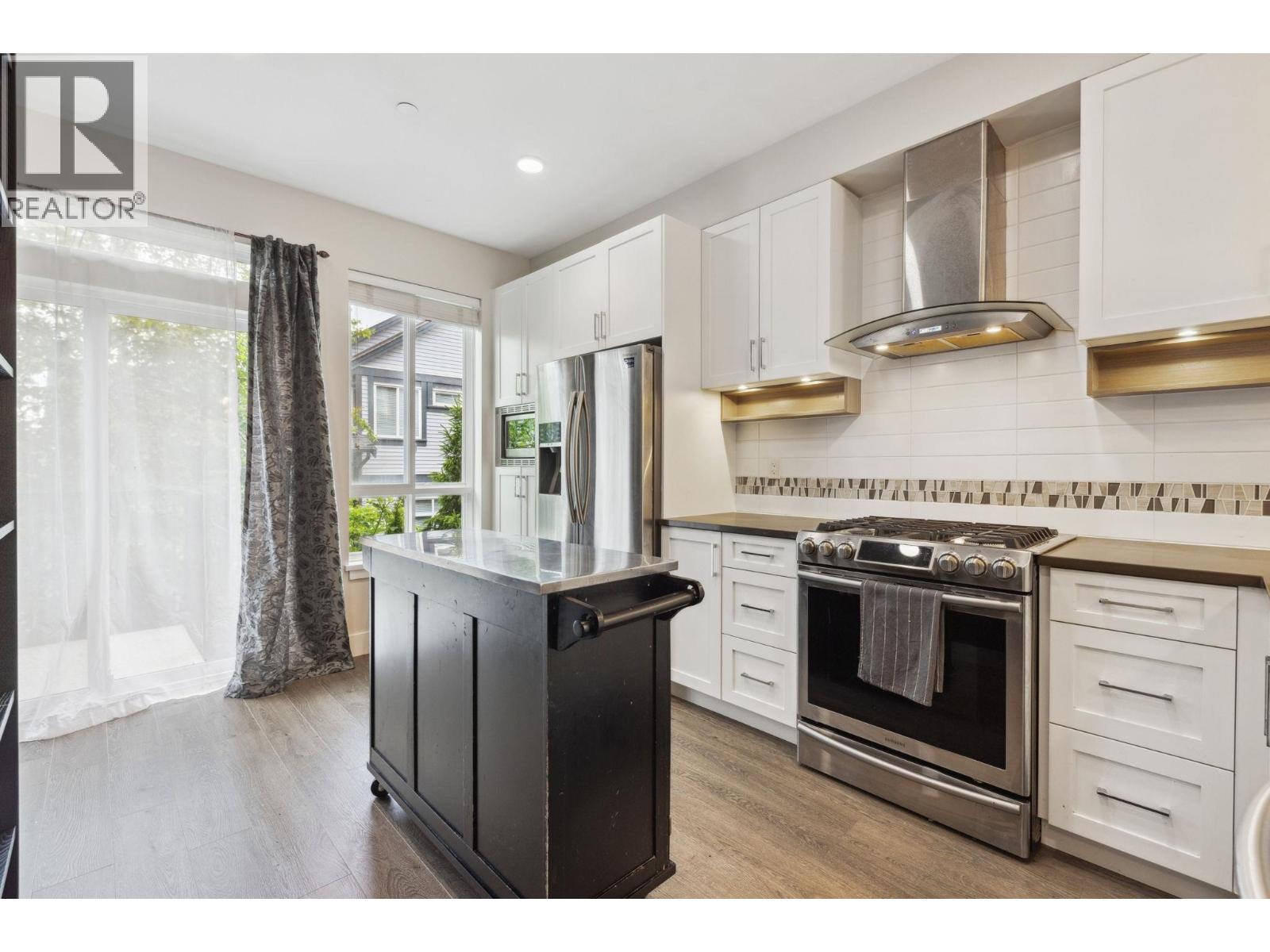 #511-4688 HAWK Lane, Delta