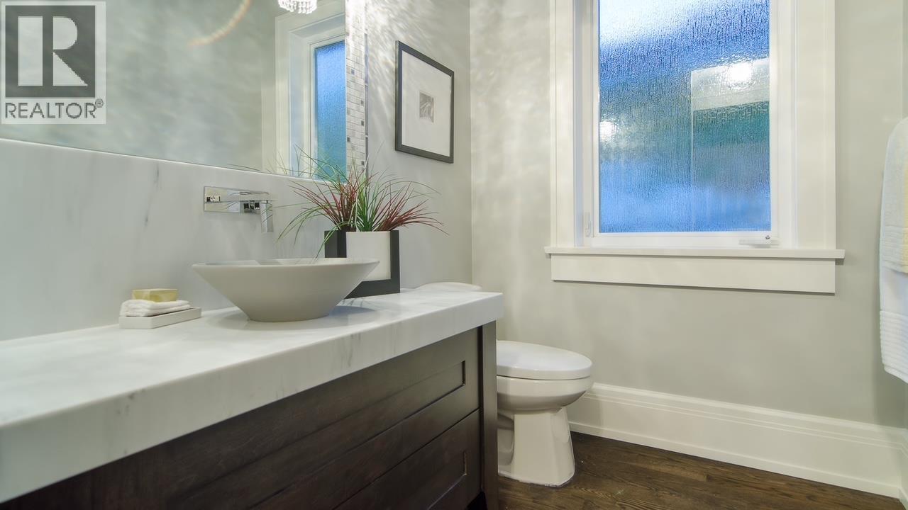 1122 HIGHLAND DRIVE, West Vancouver