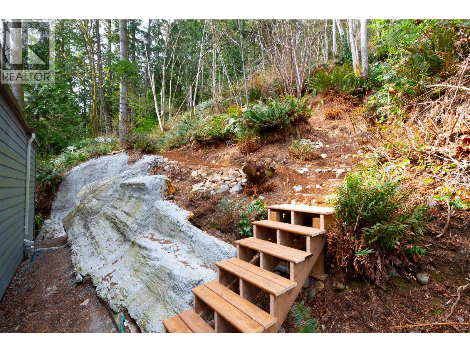 2867 PANORAMA DRIVE — photo 2