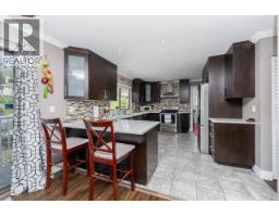 2932 Tatla Place, Coquitlam, BC V3C4W8 Photo 12