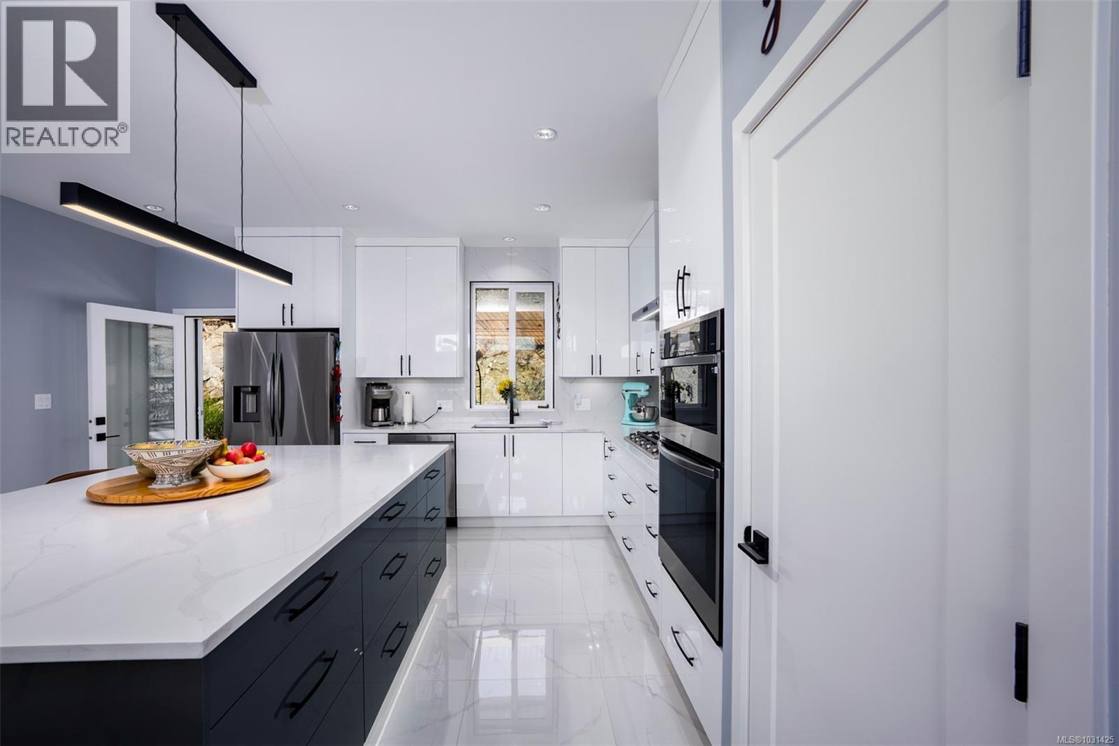 104 GOLDEN VIEW DR - 30