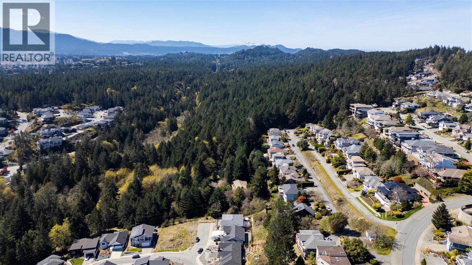 104 GOLDEN VIEW DR - 63