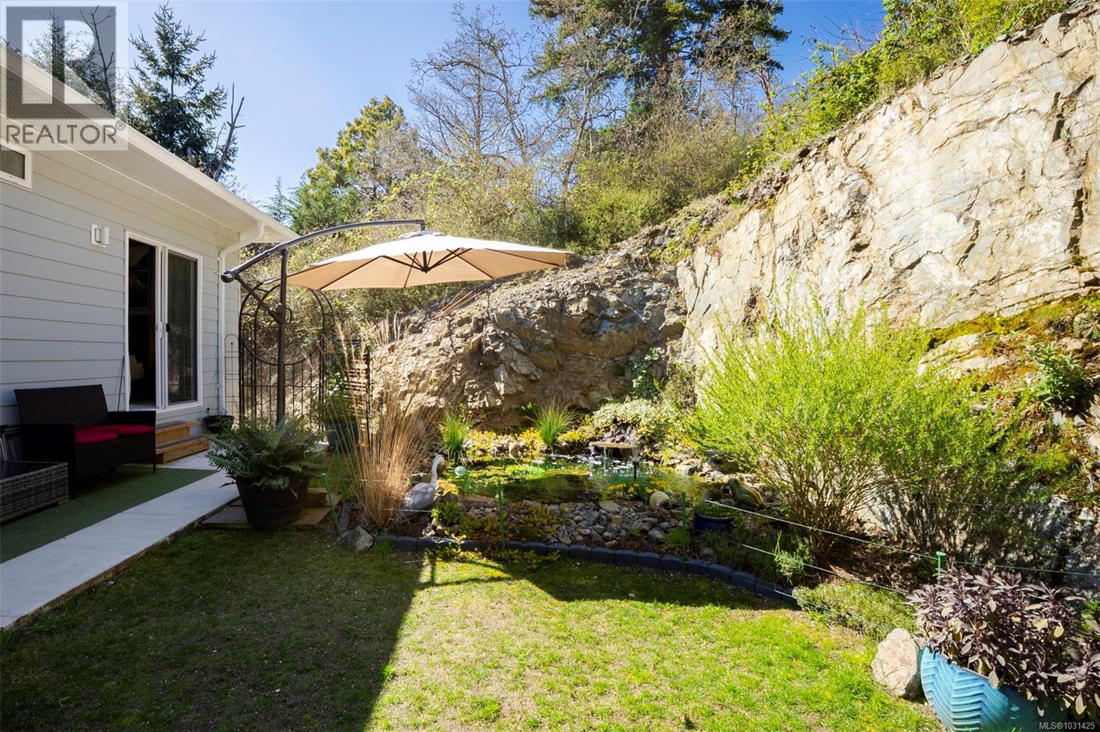 104 GOLDEN VIEW DR - 9