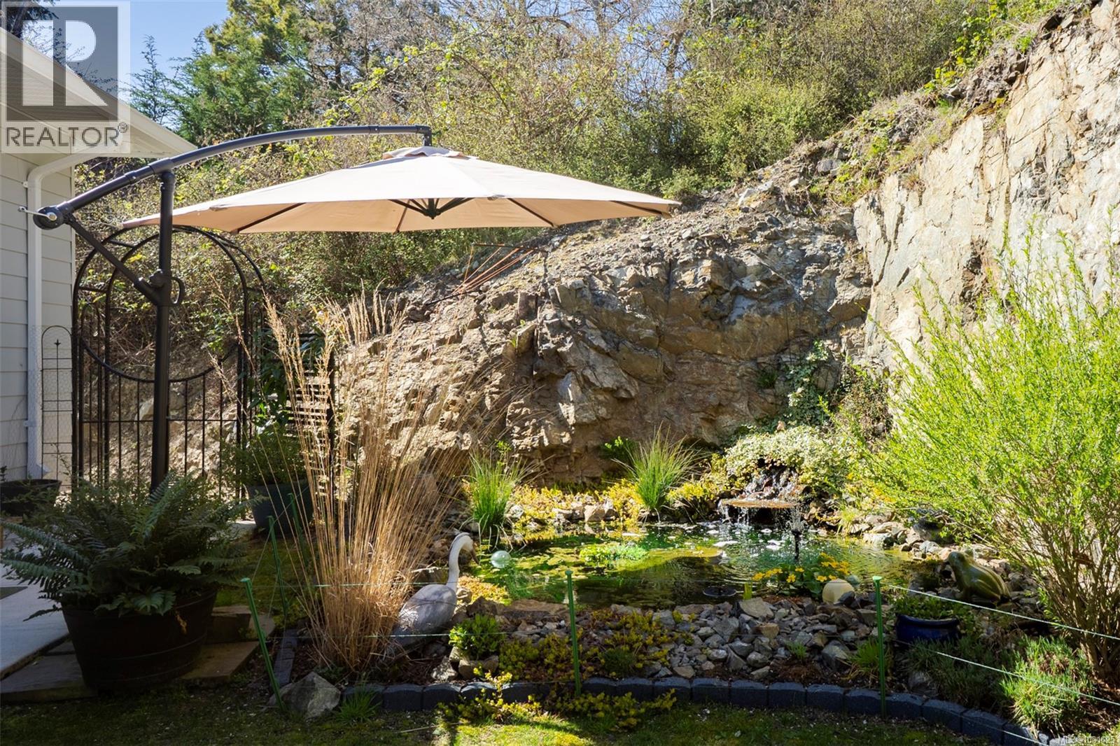 104 GOLDEN VIEW DR - 54