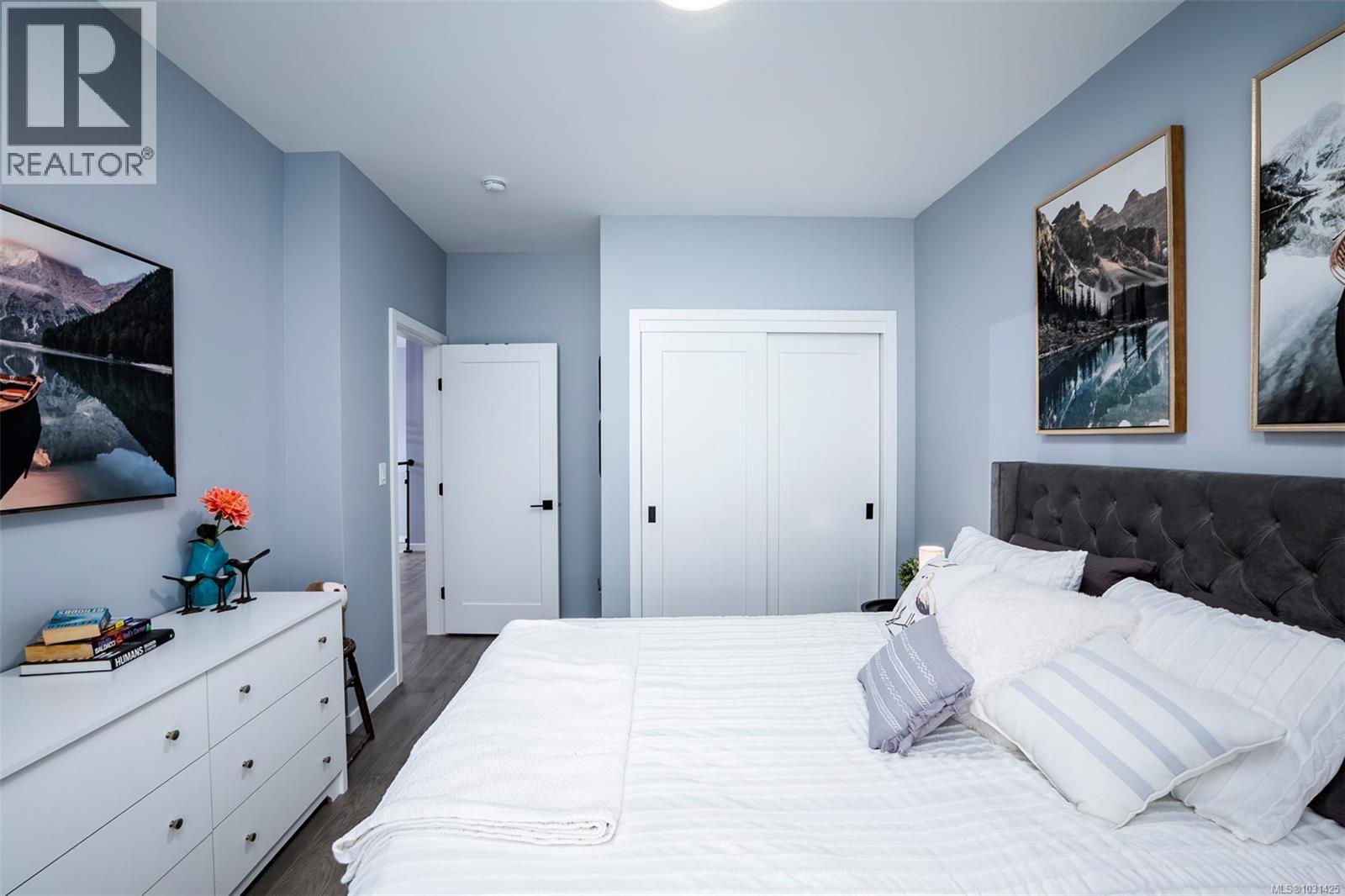 104 GOLDEN VIEW DR - 40