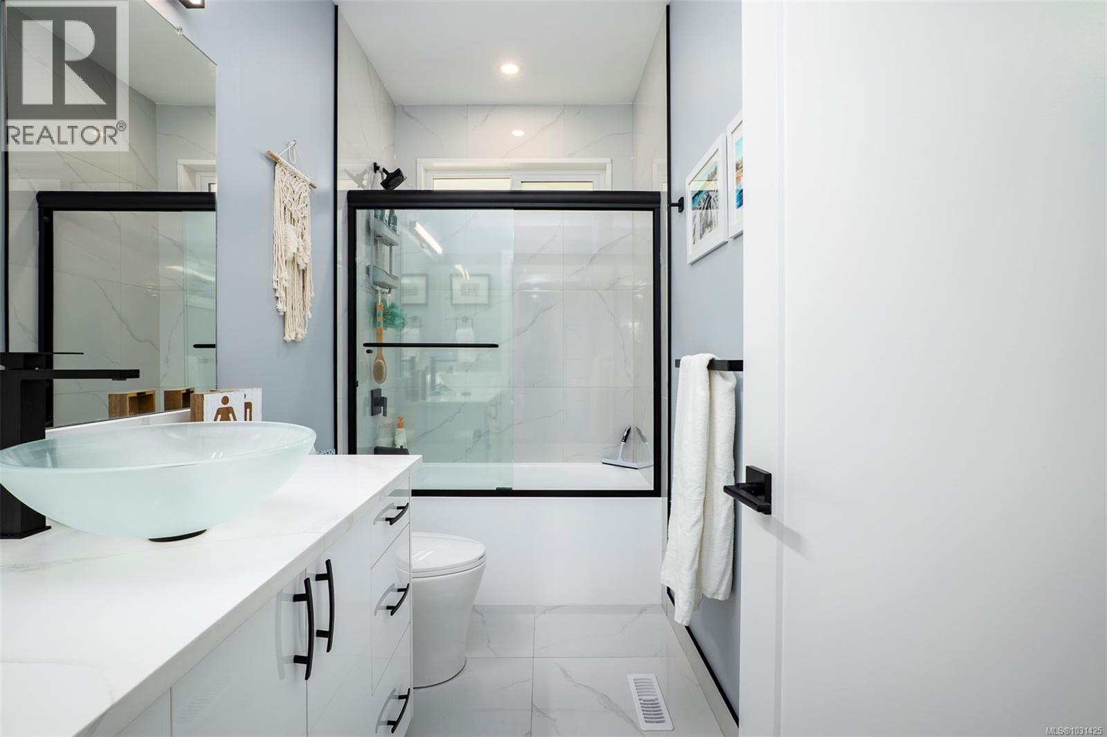 104 GOLDEN VIEW DR - 37