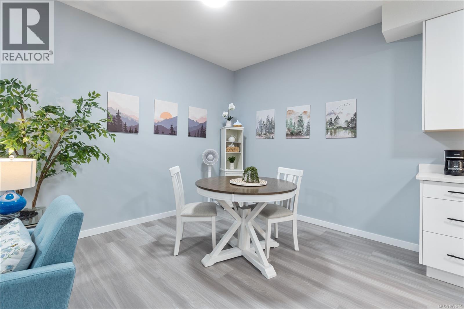 104 GOLDEN VIEW DR - 78