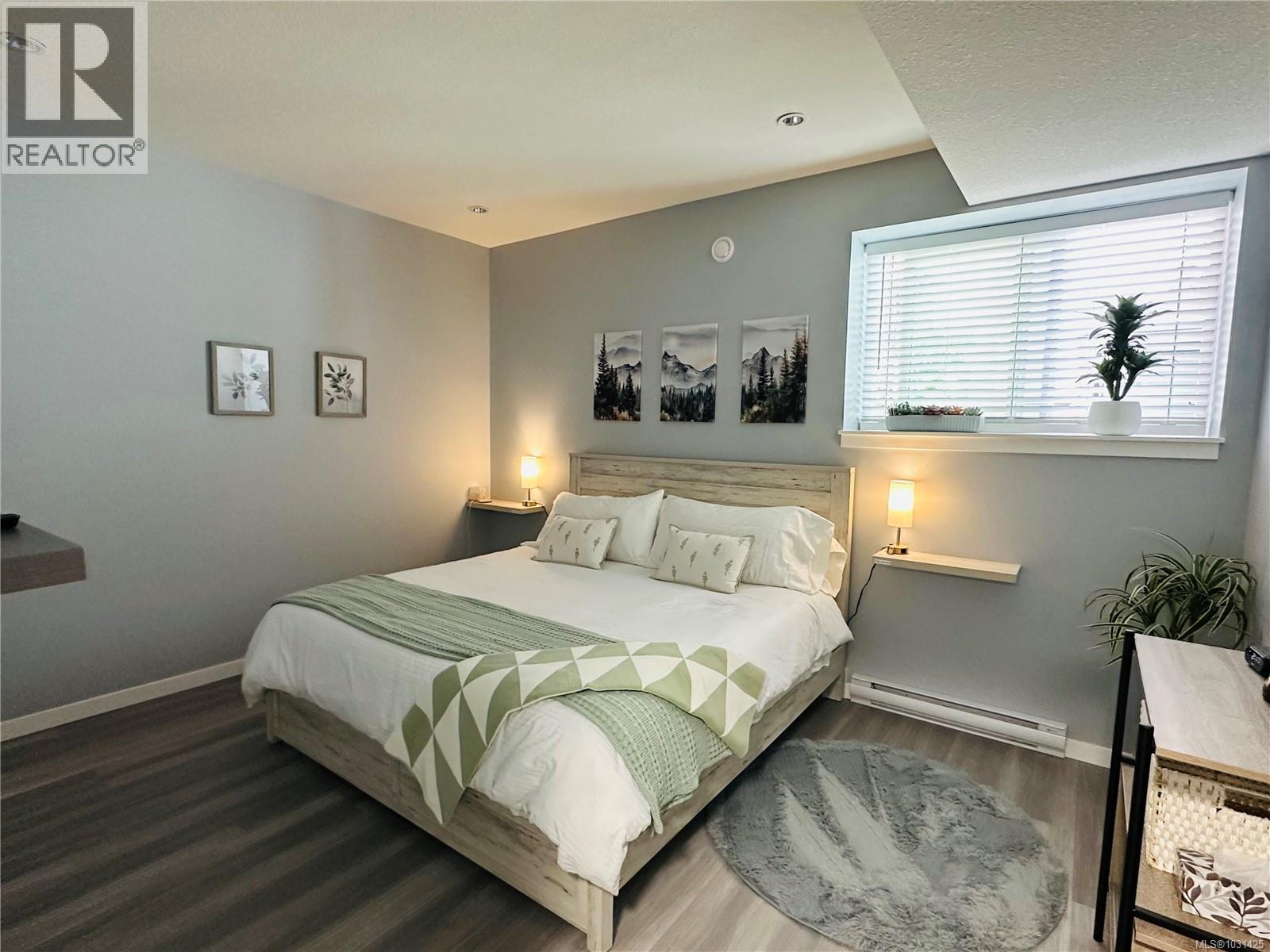 104 GOLDEN VIEW DR - 83