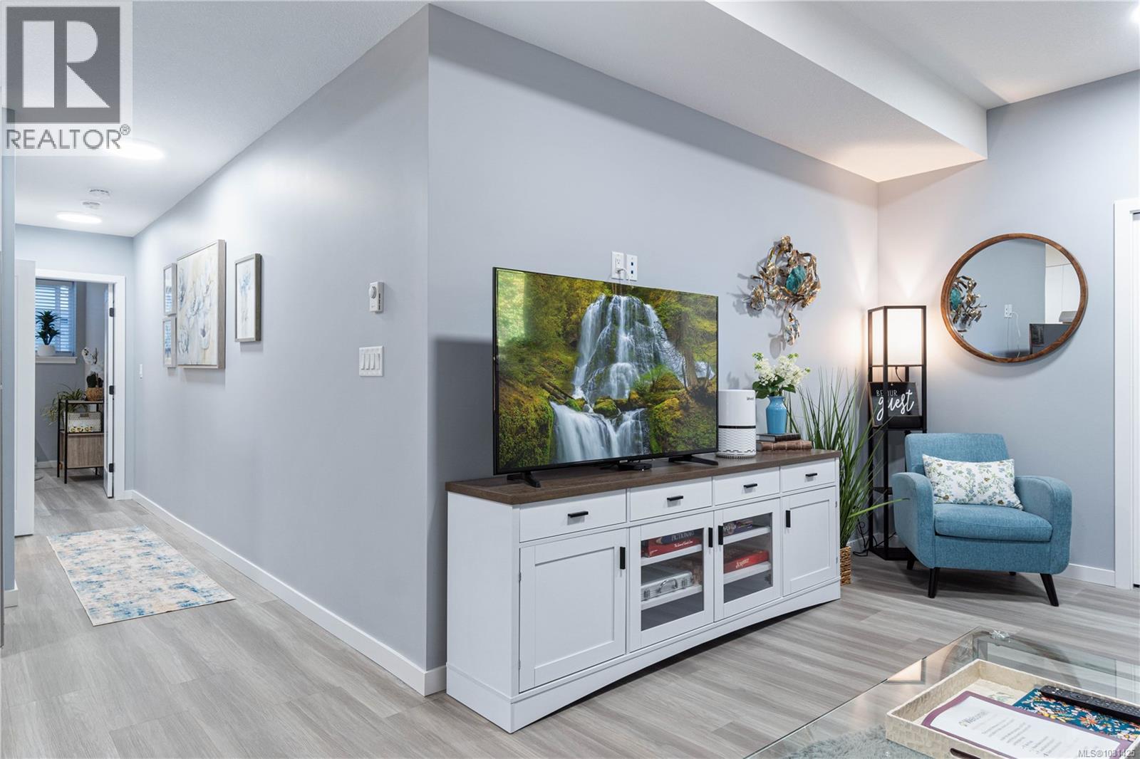 104 GOLDEN VIEW DR - 76