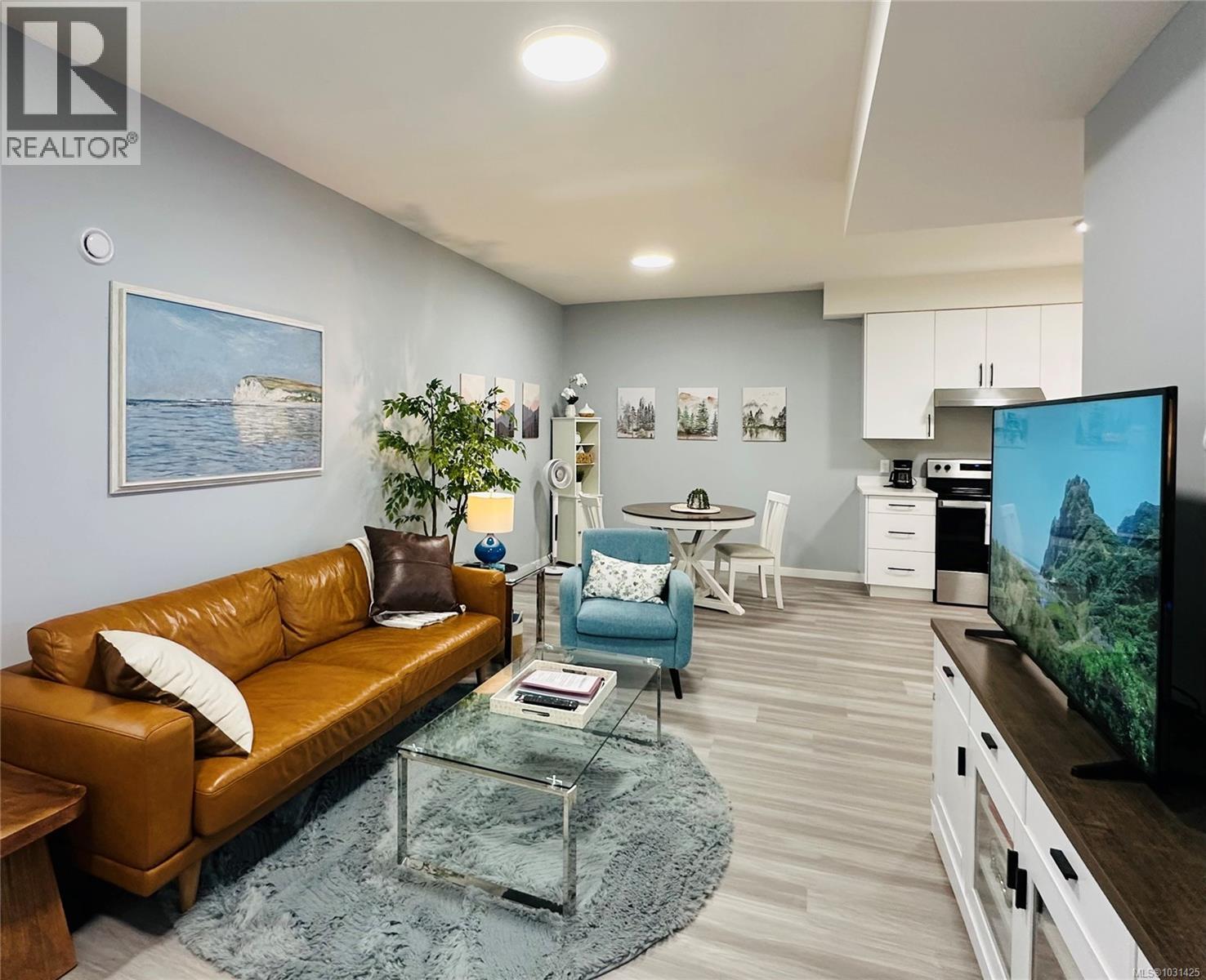 104 GOLDEN VIEW DR - 70