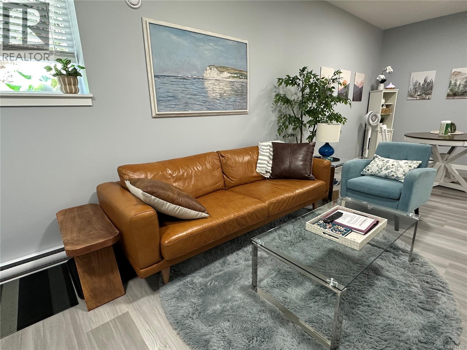 104 GOLDEN VIEW DR - 73