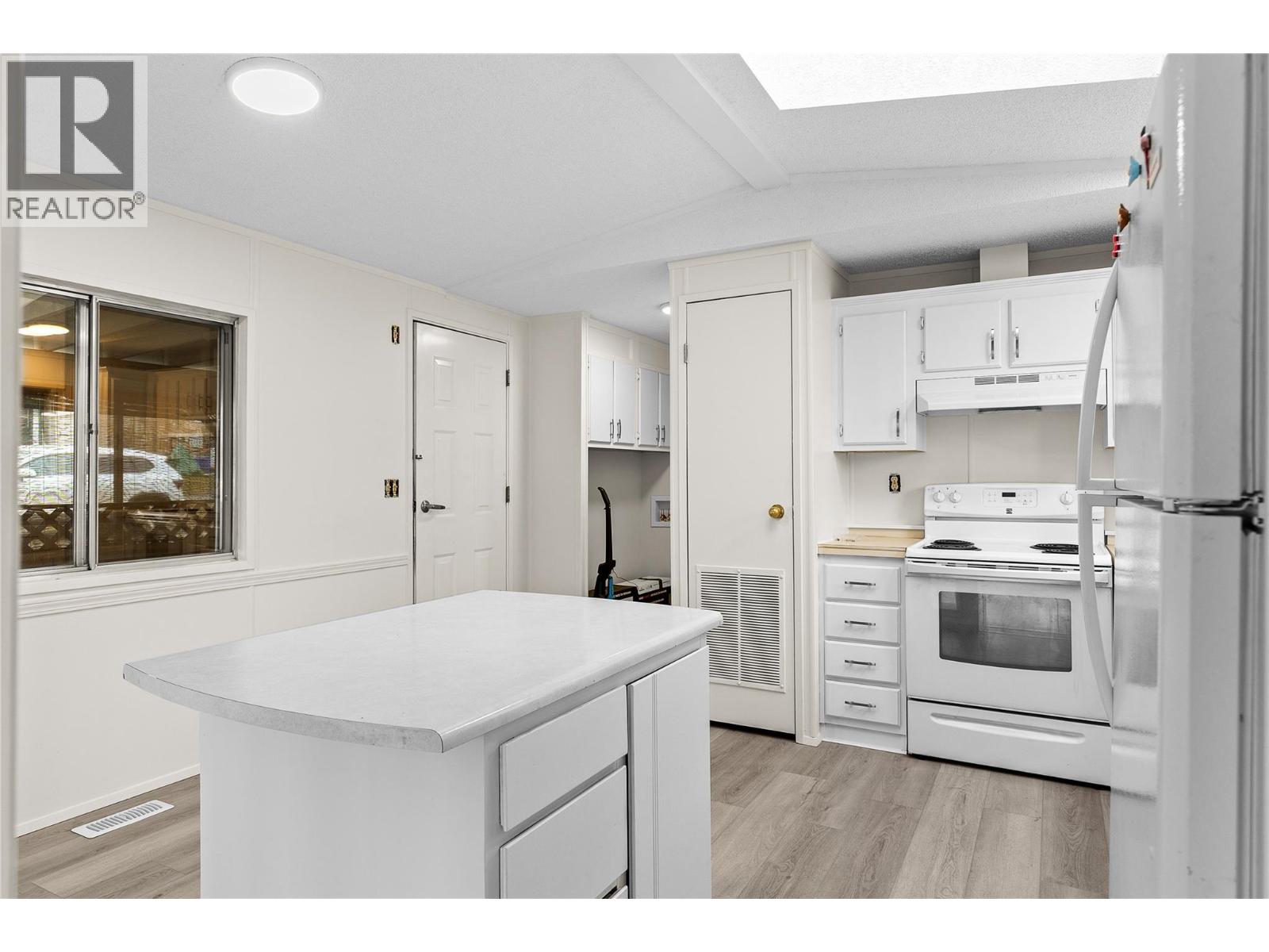 #32 1600 43 Avenue Unit# 32 - 10