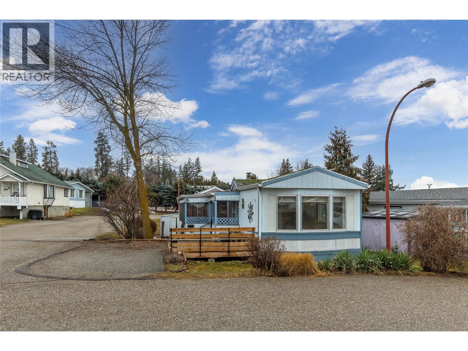 #32 1600 43 Avenue - 2