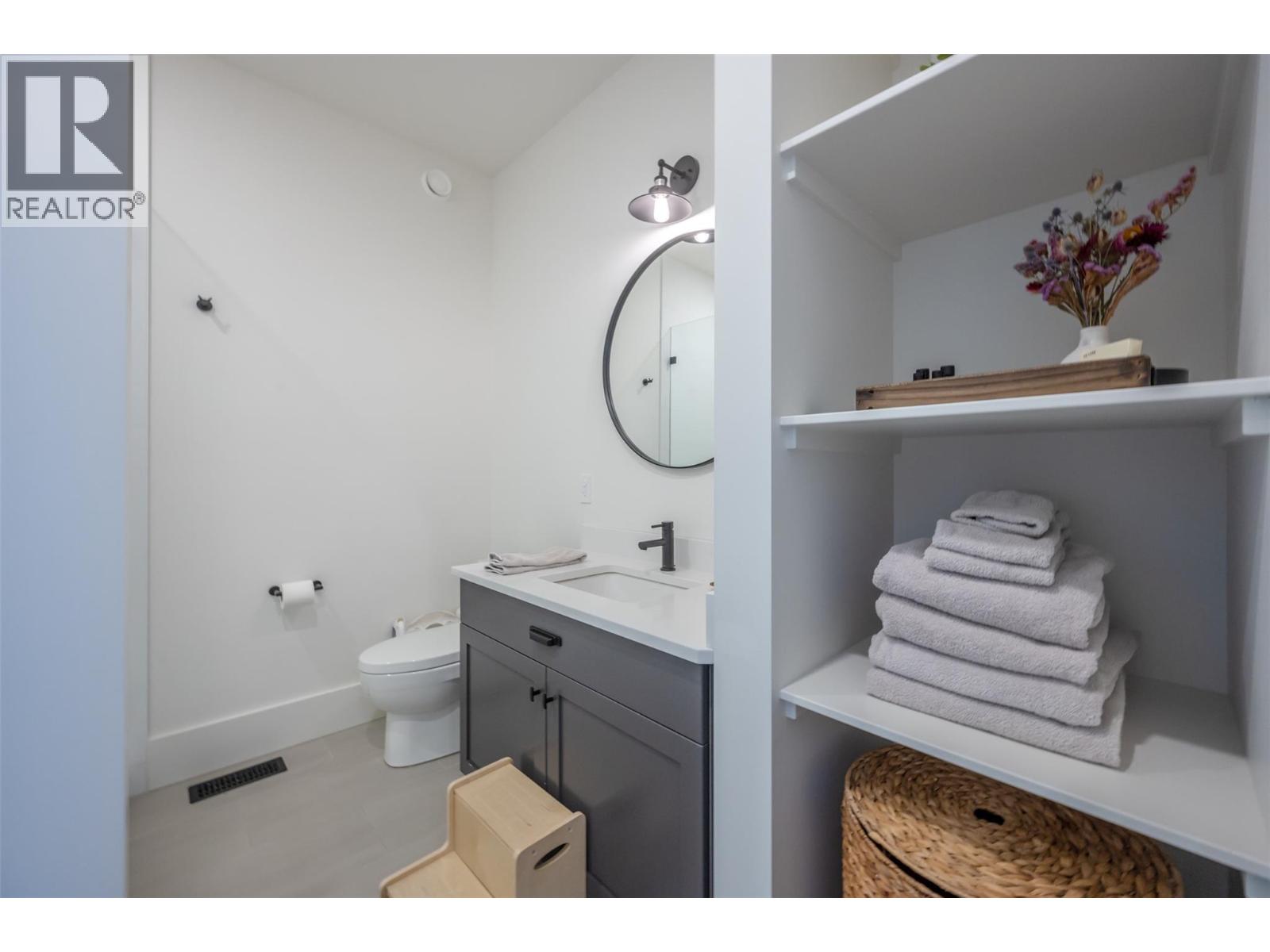 6709 VICTORIA Road Unit# 21, Summerland