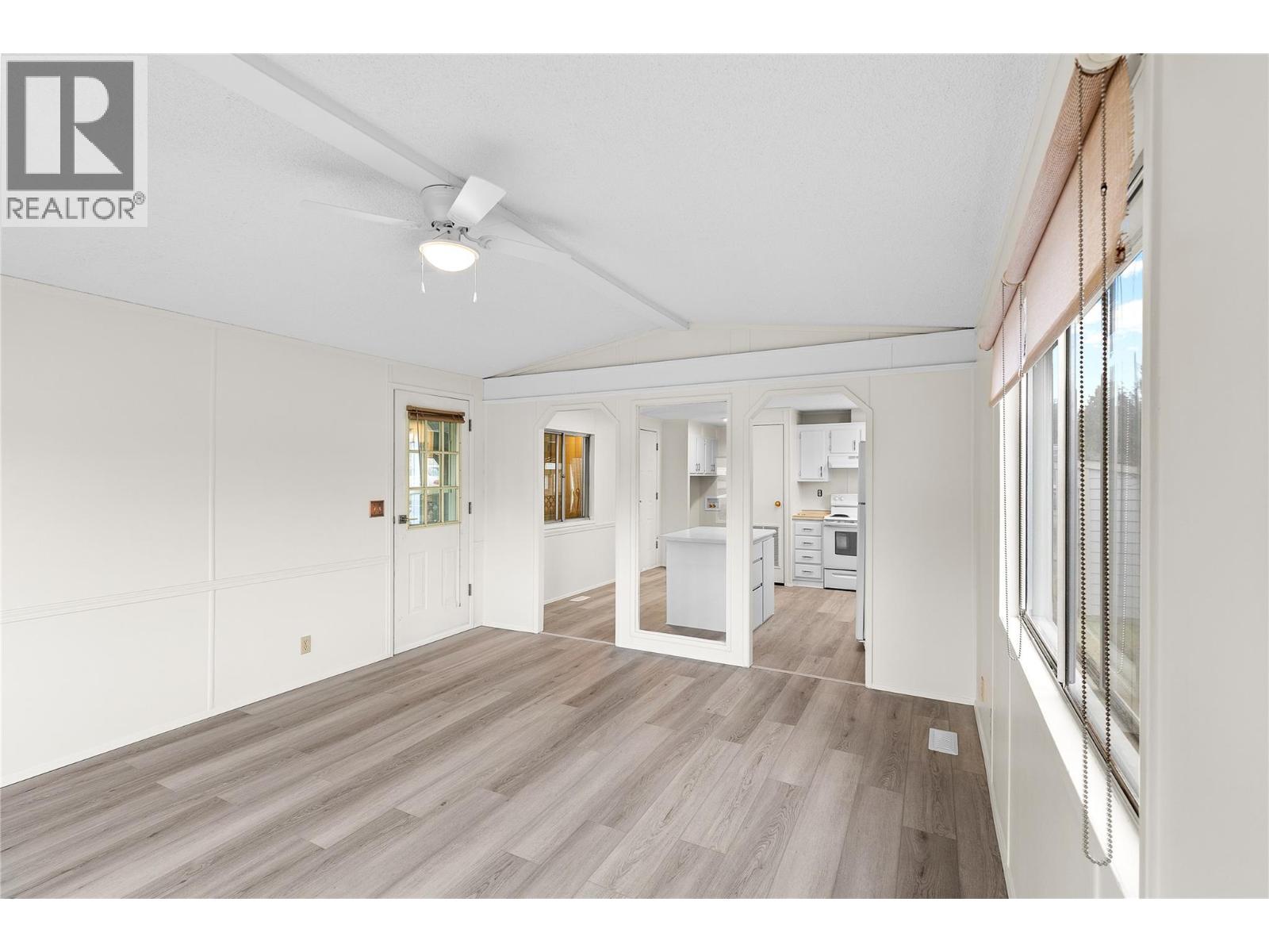 #32 1600 43 Avenue Unit# 32 - 14