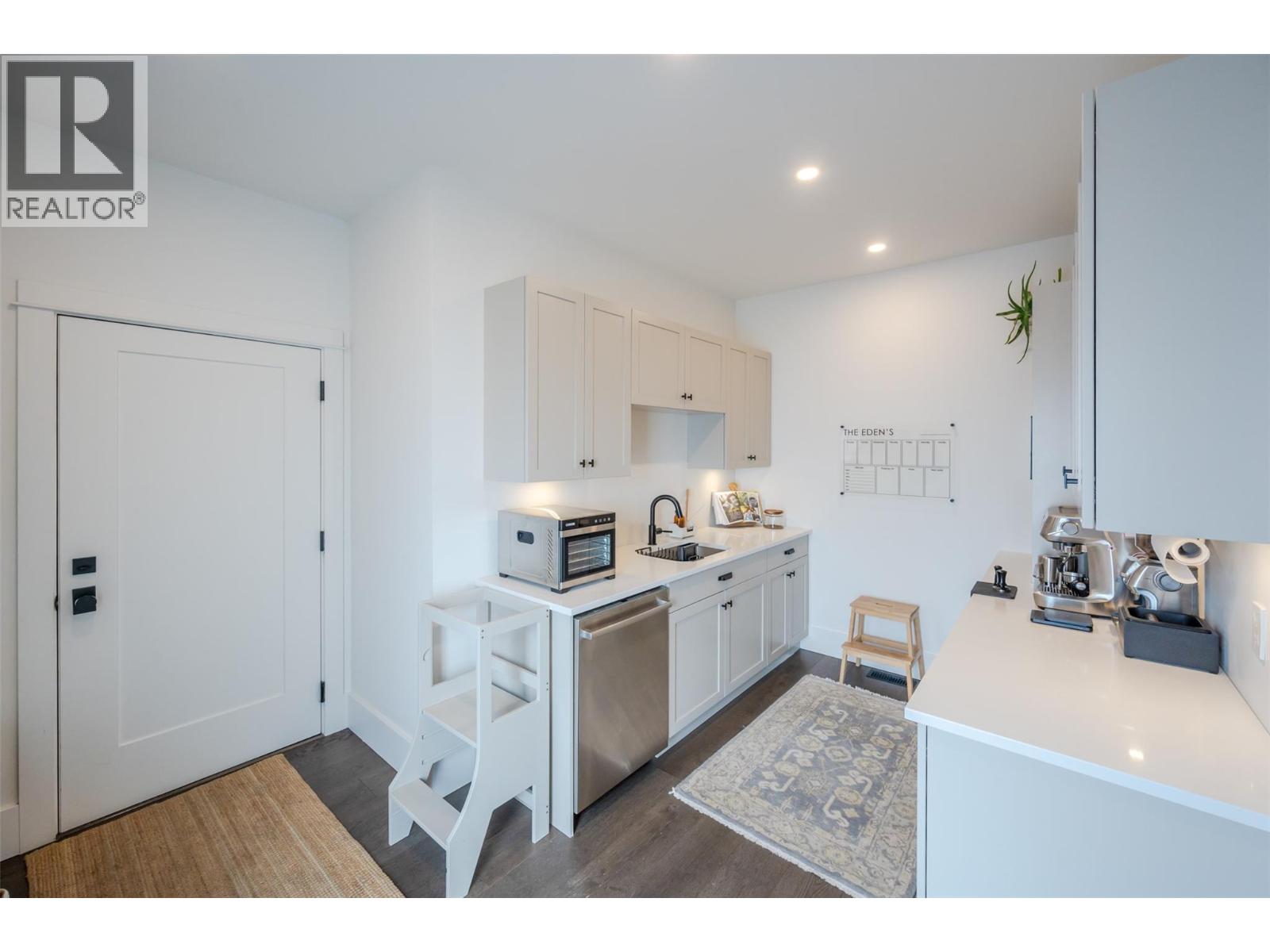 6709 VICTORIA Road Unit# 21, Summerland