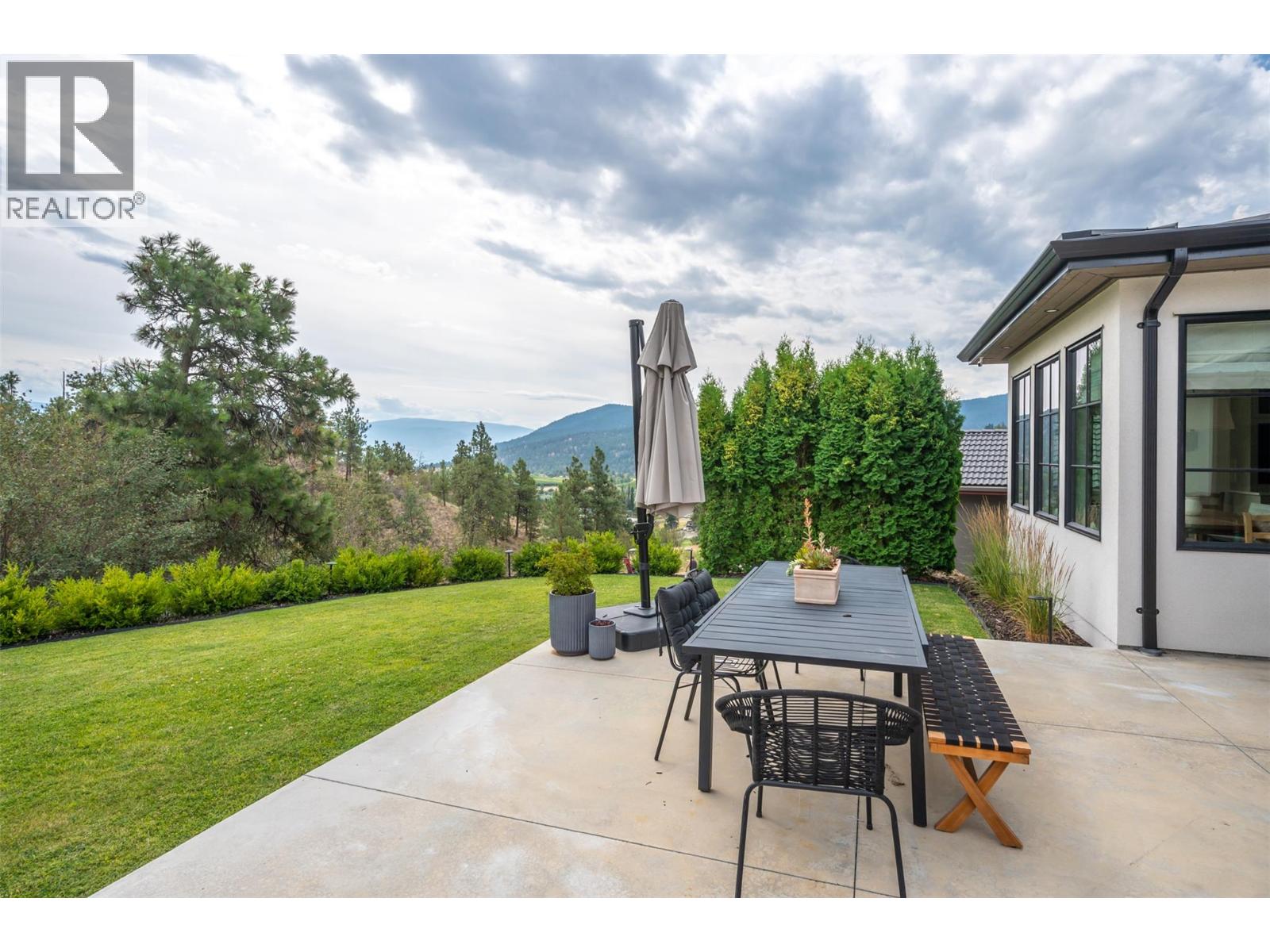 #21 6709 VICTORIA Road - 40