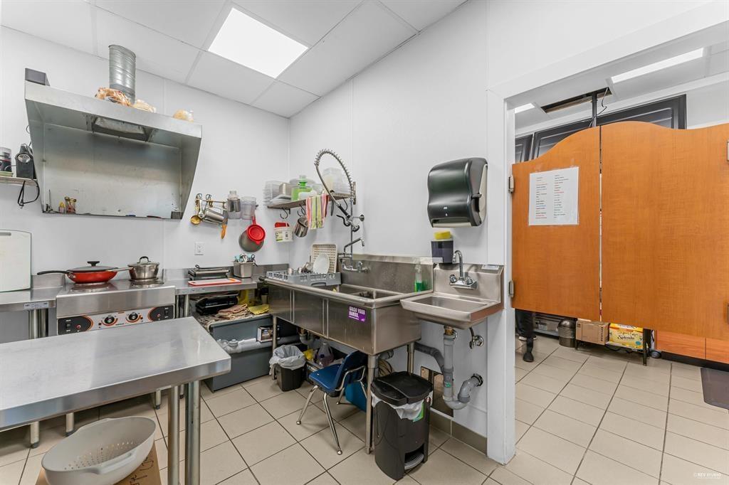 7061A 7031 120 STREET — photo 11