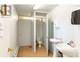 250 Main Street, Yarmouth, NS B5A1C9 Photo 36