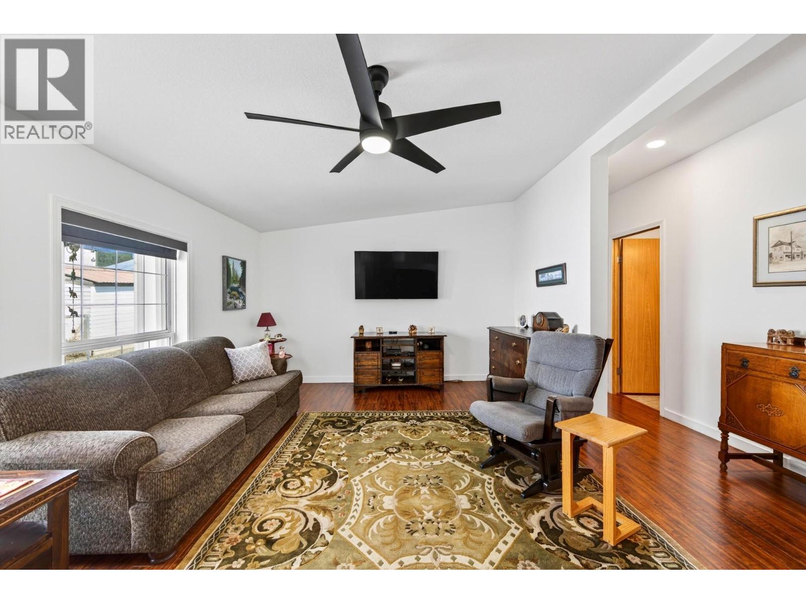 #91 1036 11TH STREET N - 21