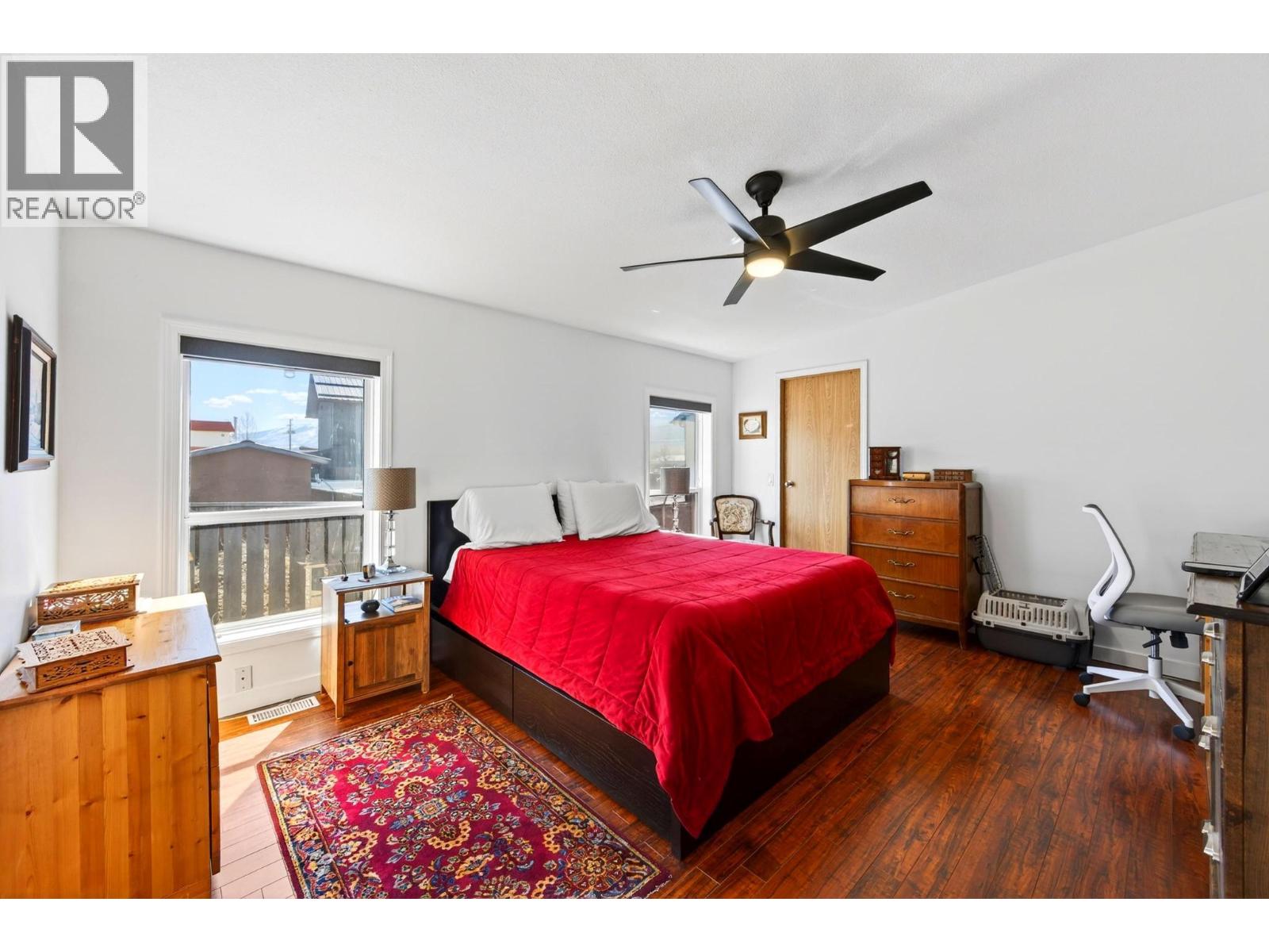 #91 1036 11TH STREET N - 26