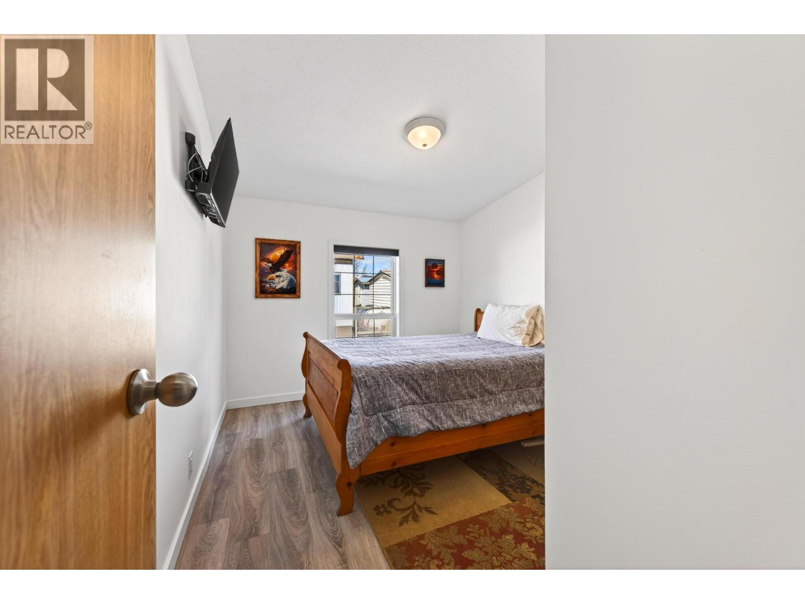 #91 1036 11TH STREET N - 34