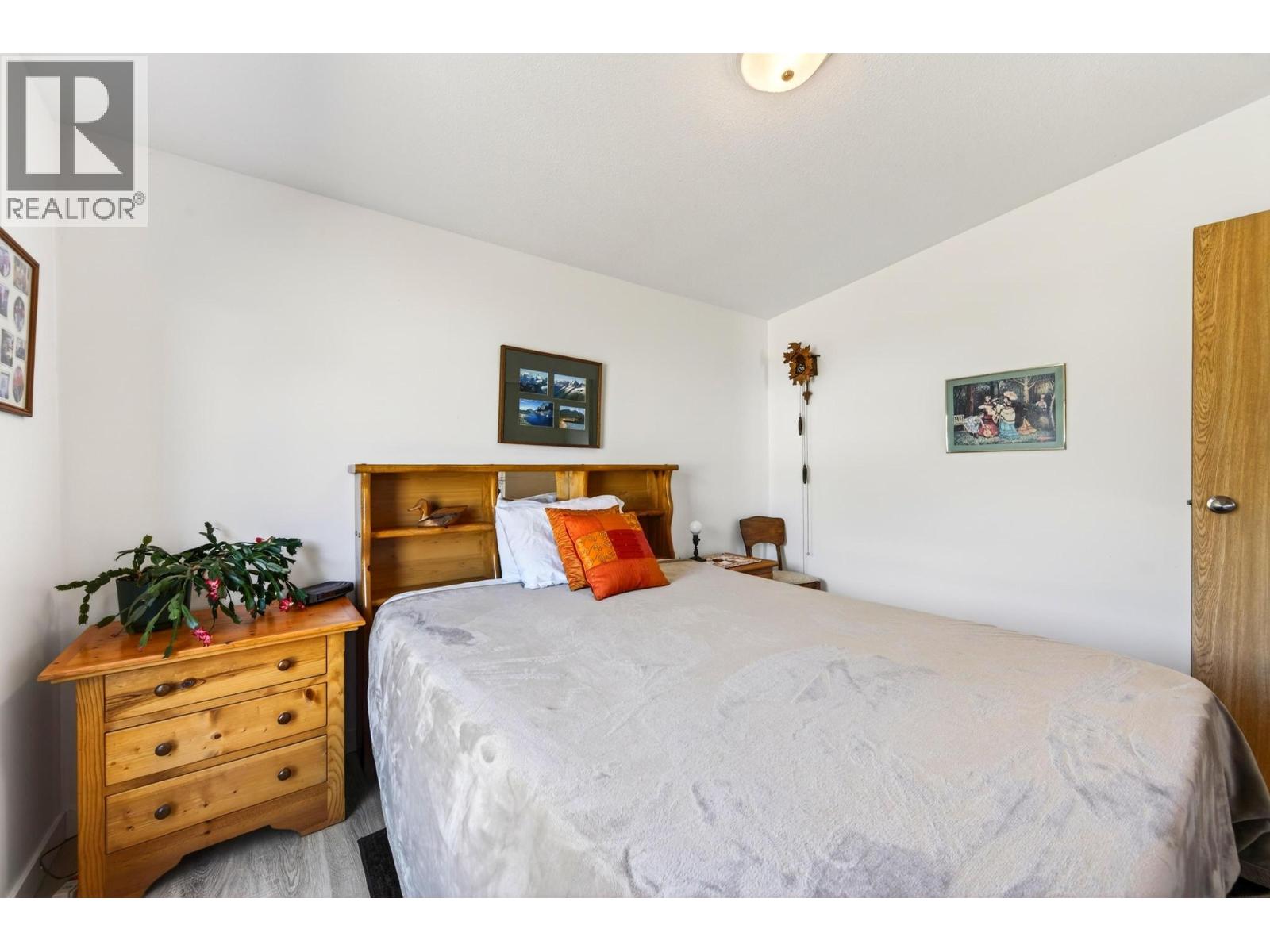 #91 1036 11TH STREET N - 42