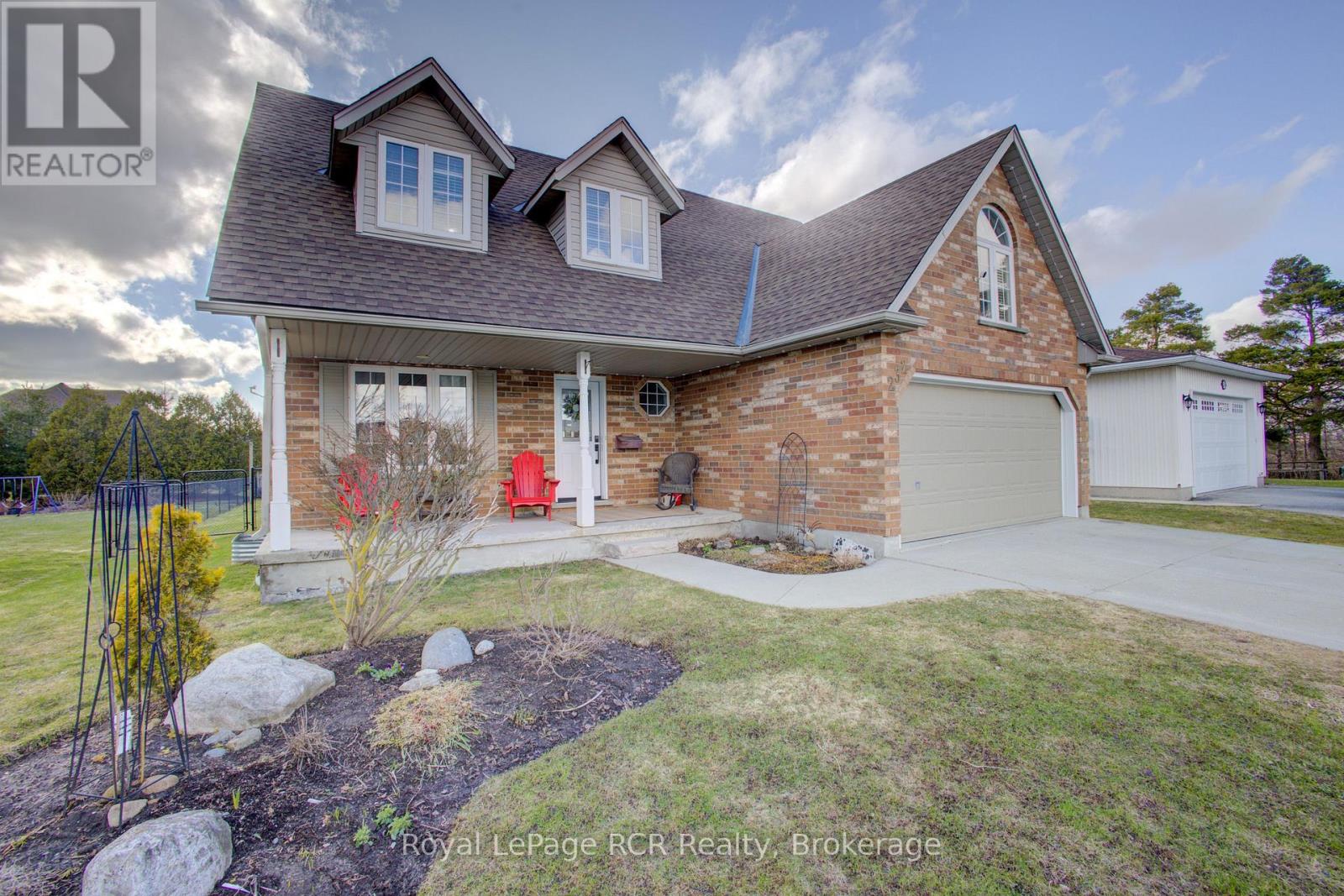 232 CONESTOGA STREET N - 4