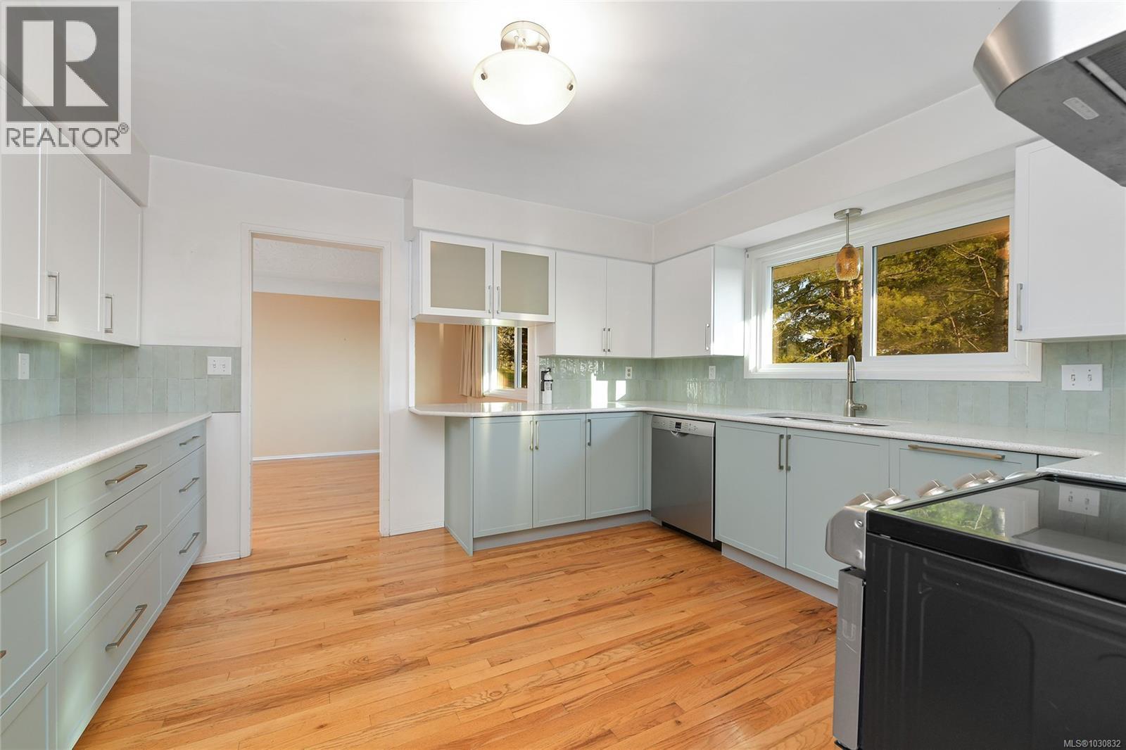  1200 Tolmie Avenue, Saanich