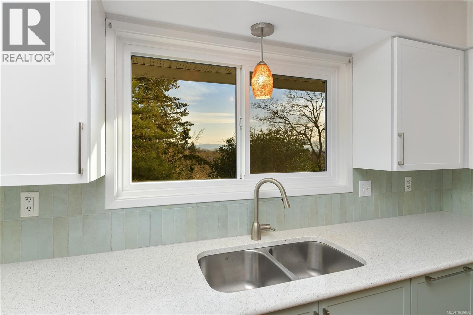  1200 Tolmie Avenue, Saanich