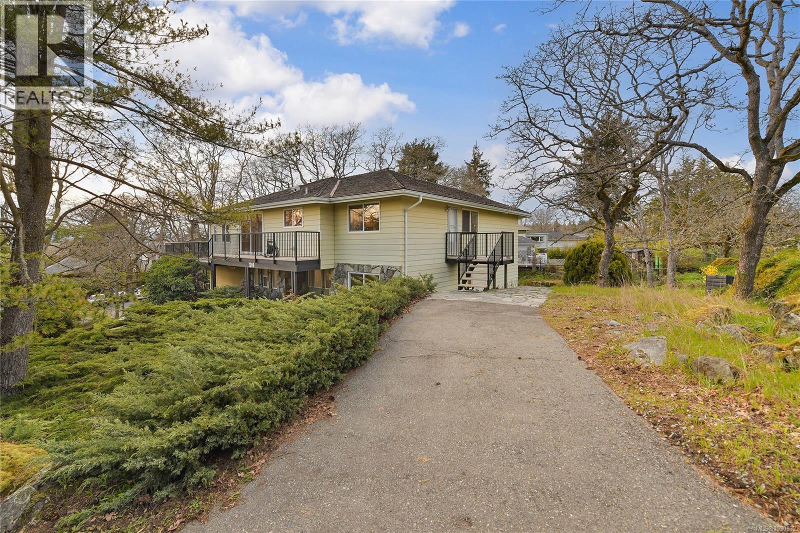  1200 Tolmie Avenue, Saanich