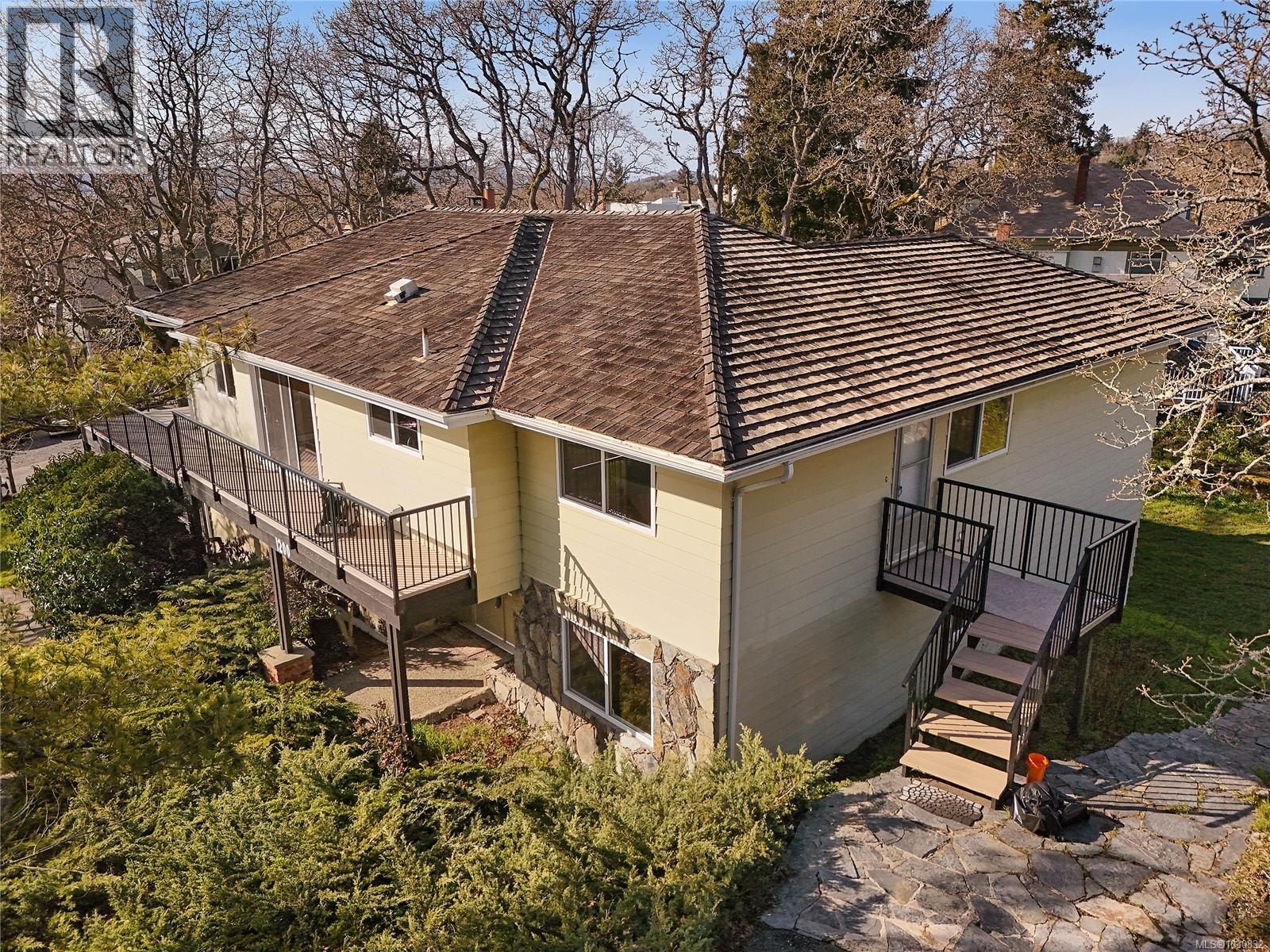  1200 Tolmie Avenue, Saanich