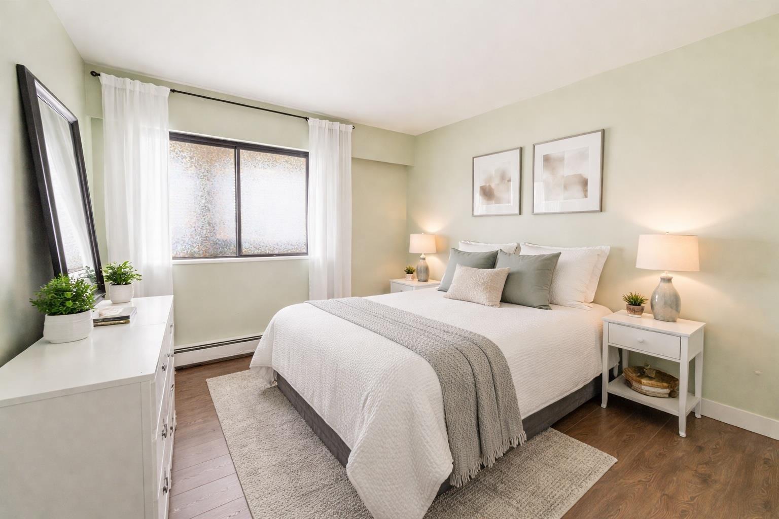 301 1381 MARTIN STREET, White Rock