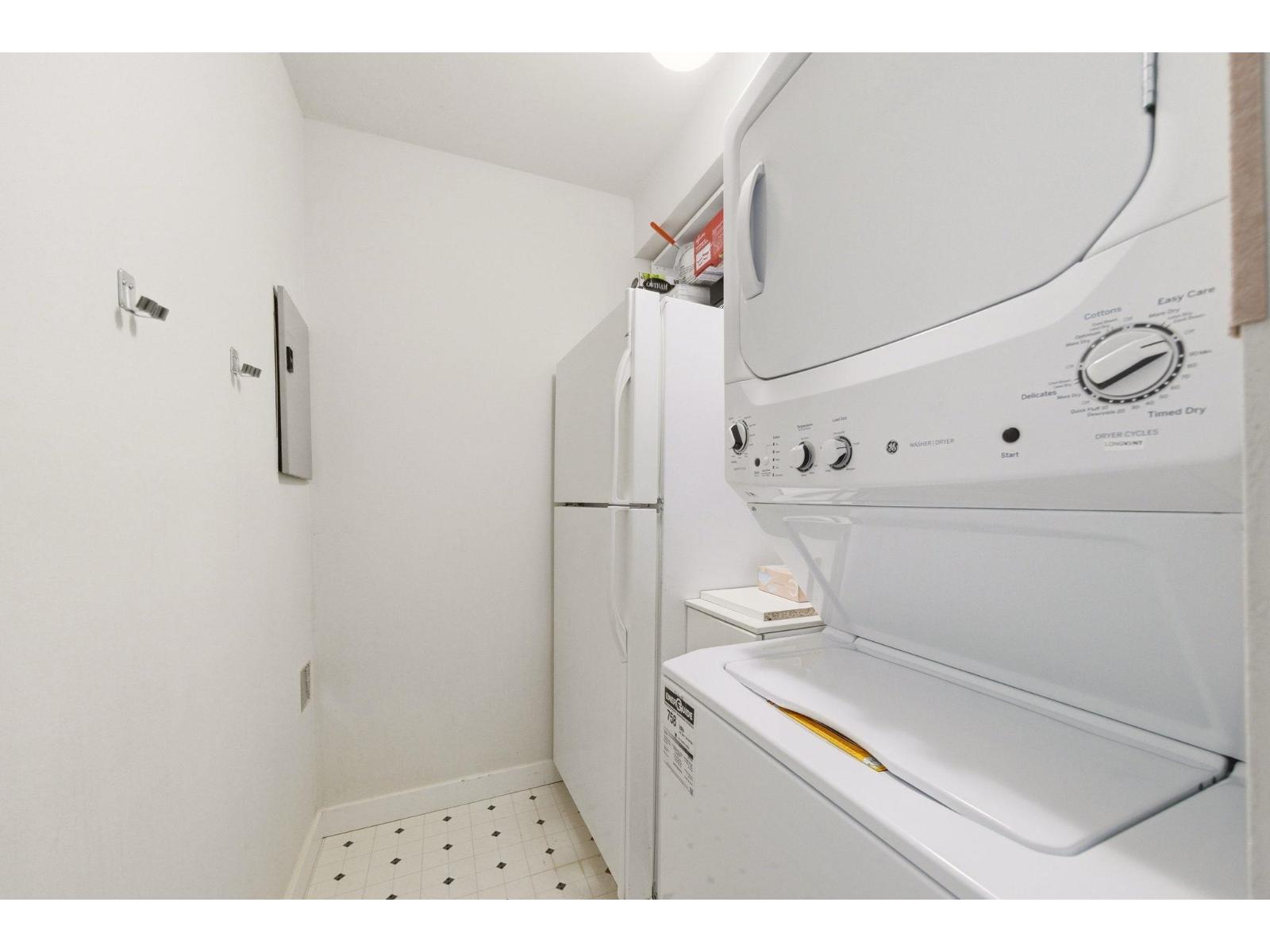 301 1381 MARTIN STREET, White Rock