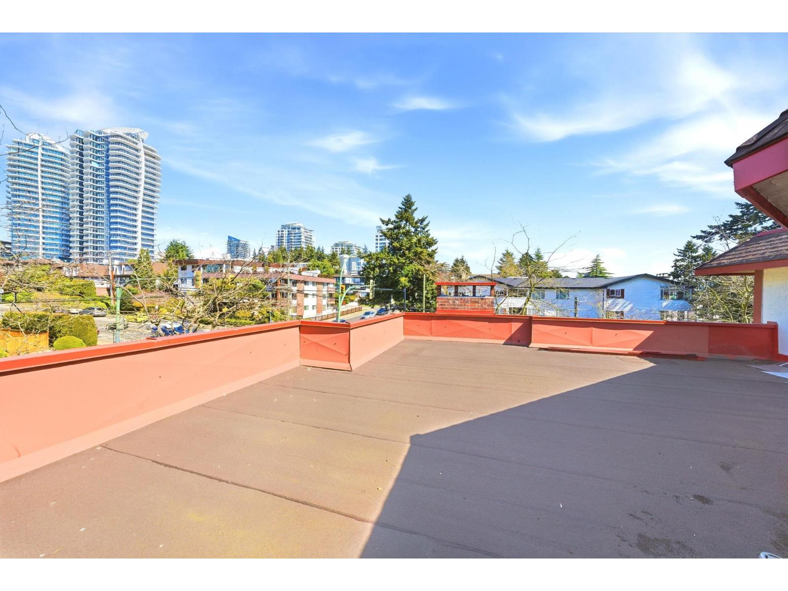 301 1381 MARTIN STREET, White Rock