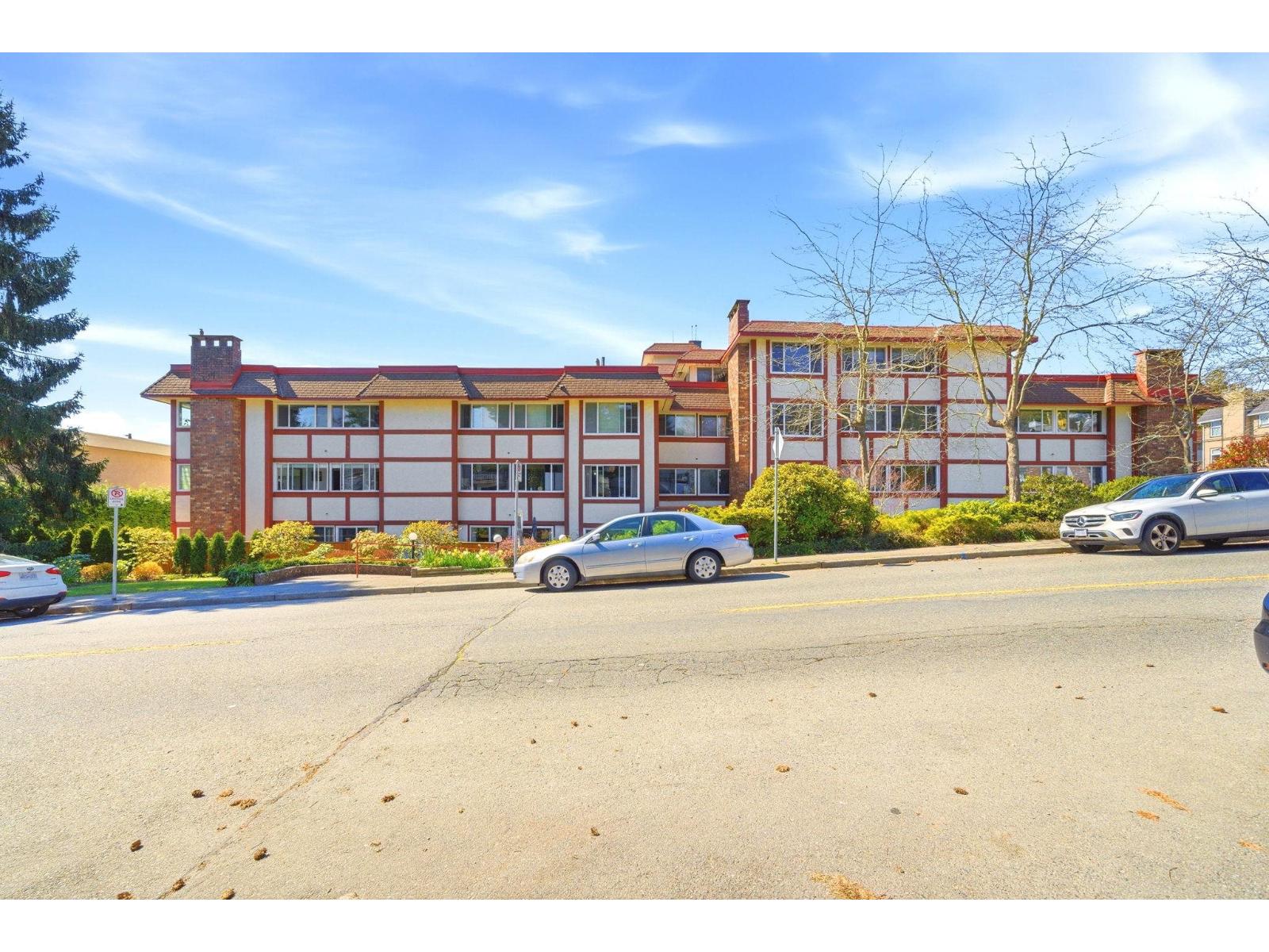 301 1381 MARTIN STREET, White Rock