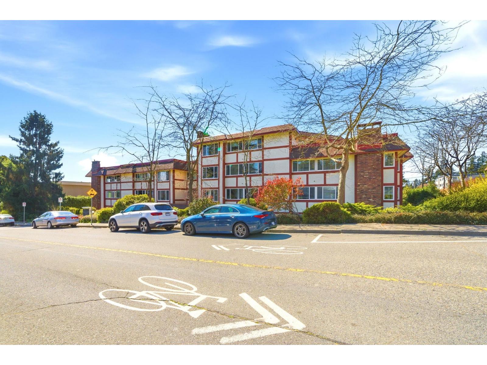 301 1381 MARTIN STREET, White Rock