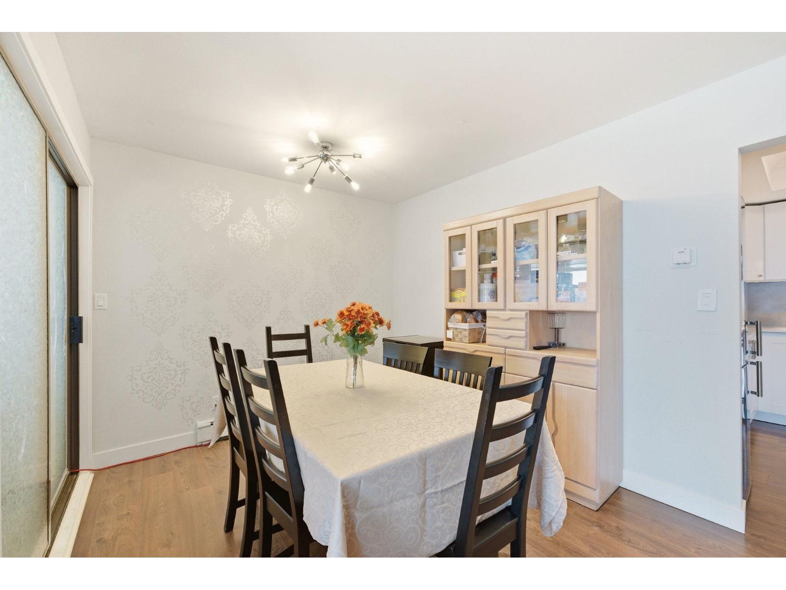 301 1381 MARTIN STREET, White Rock