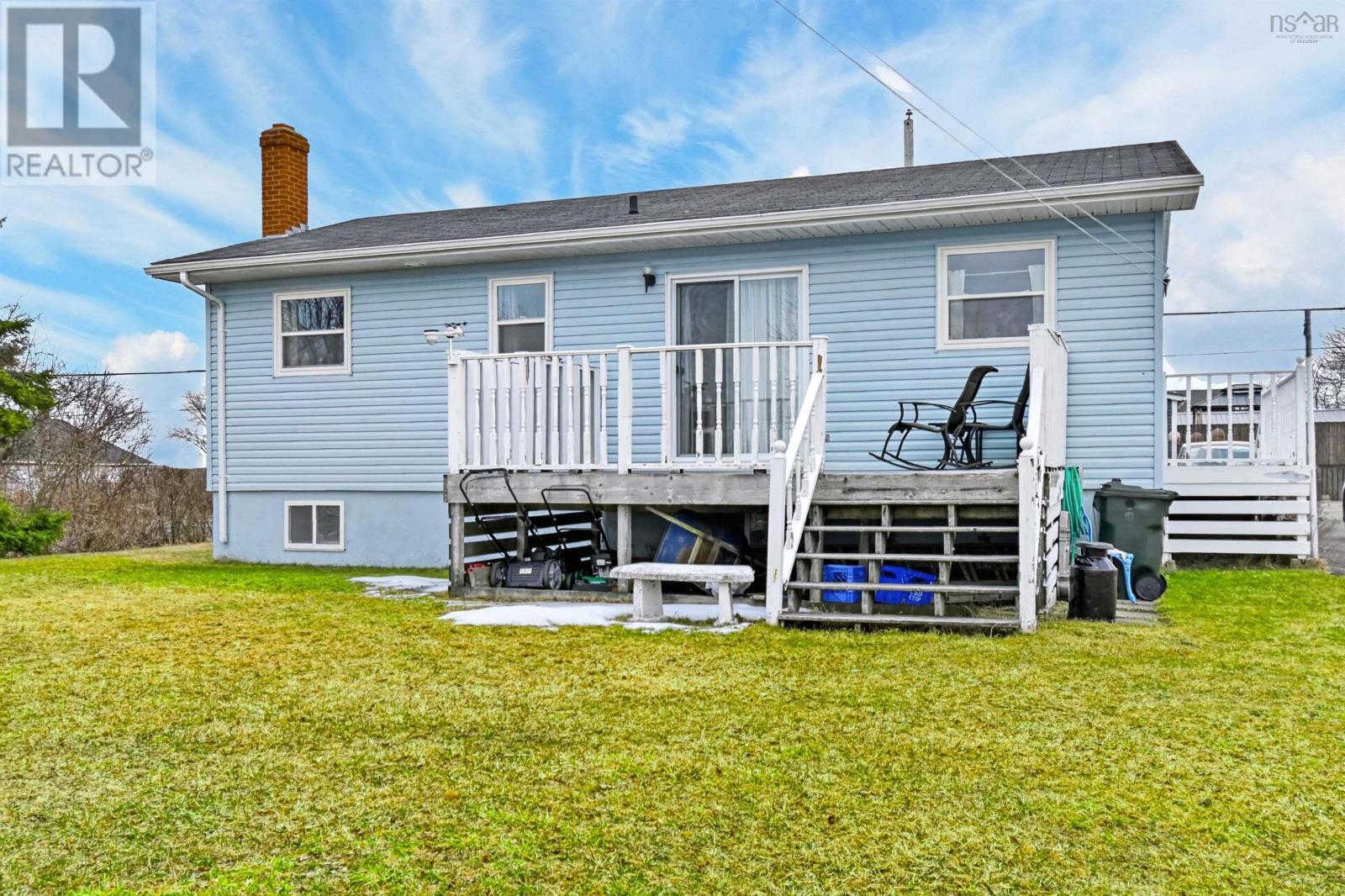 Property 21 of 21 of 62 Monteith Avenue