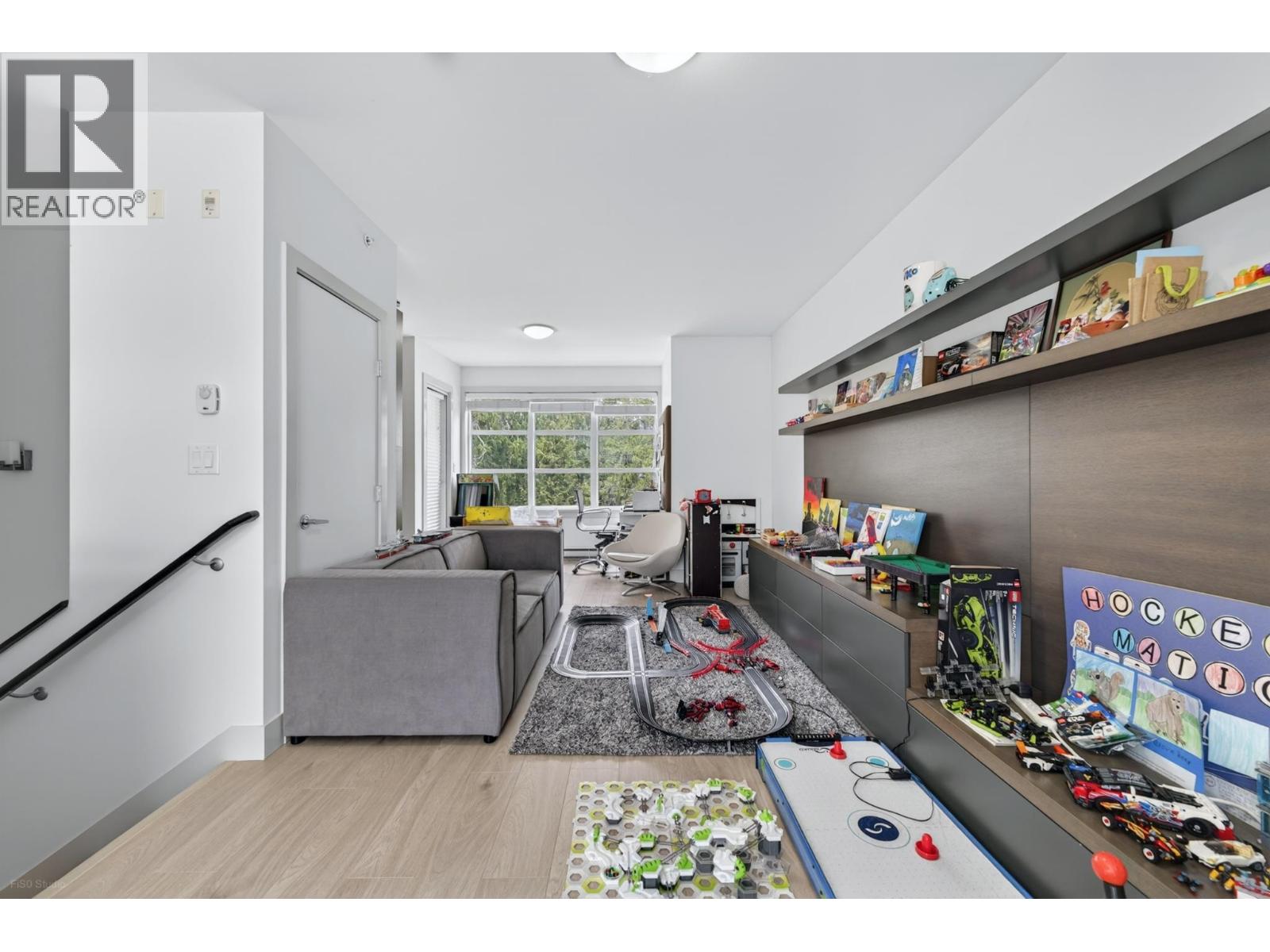 17 5879 GRAY AVENUE, Vancouver