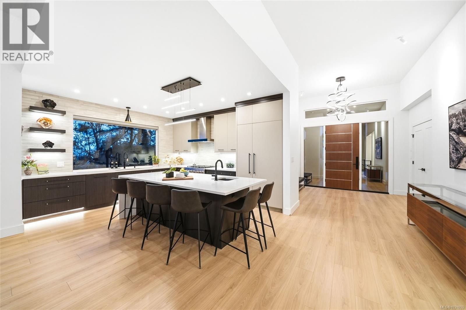 7478 HIGH RIDGE CRES - 26