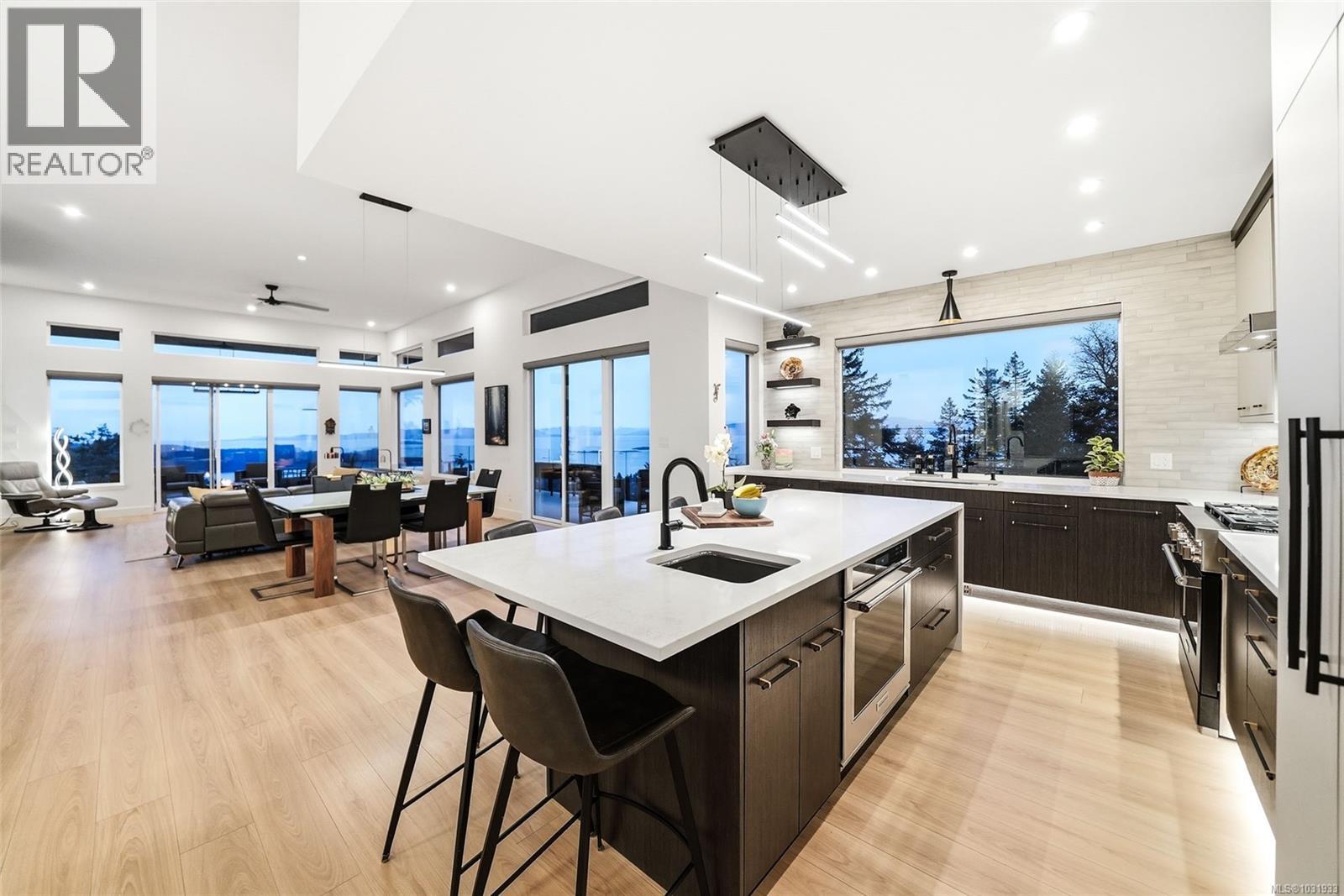 7478 HIGH RIDGE CRES - 4