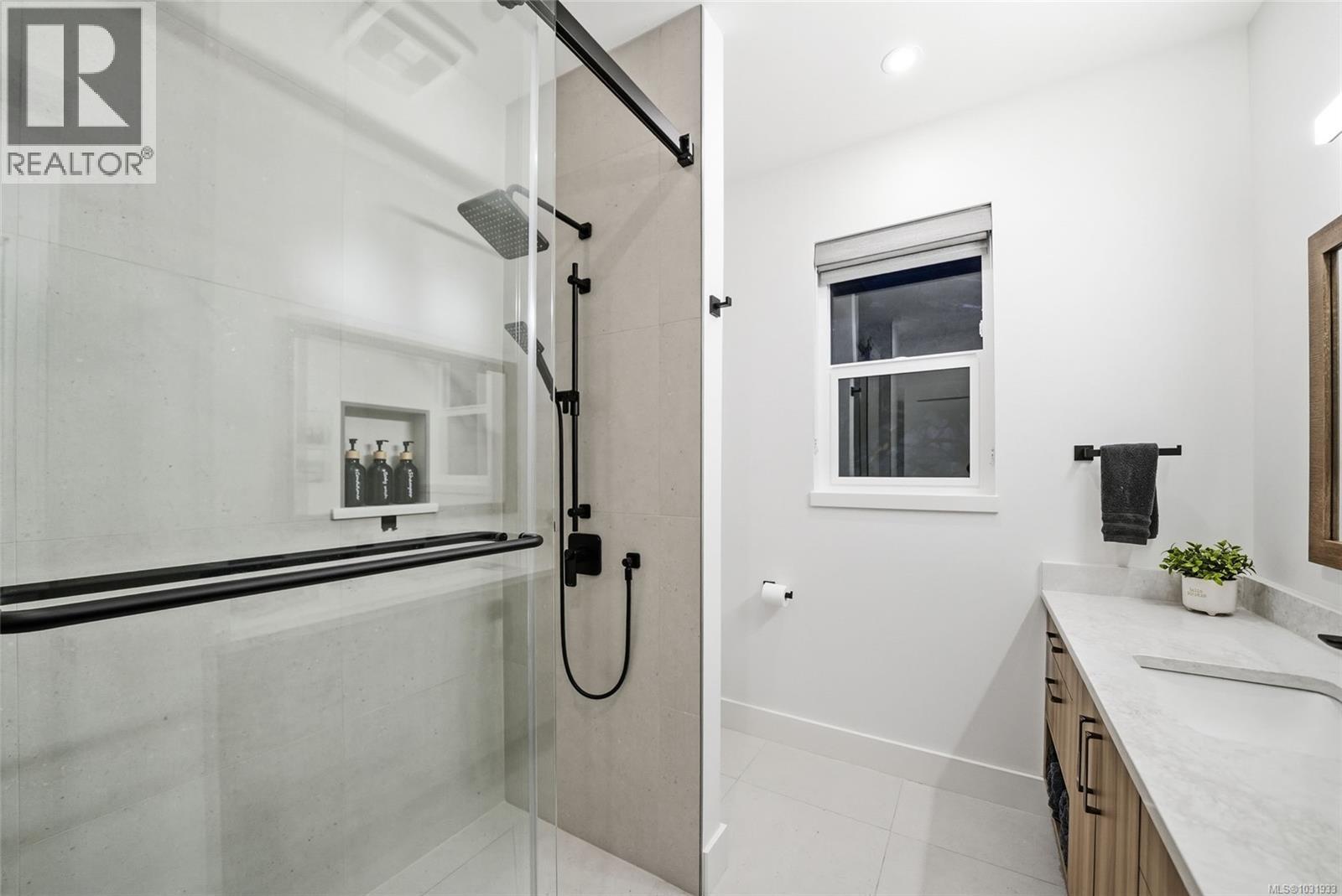 7478 HIGH RIDGE CRES - 40