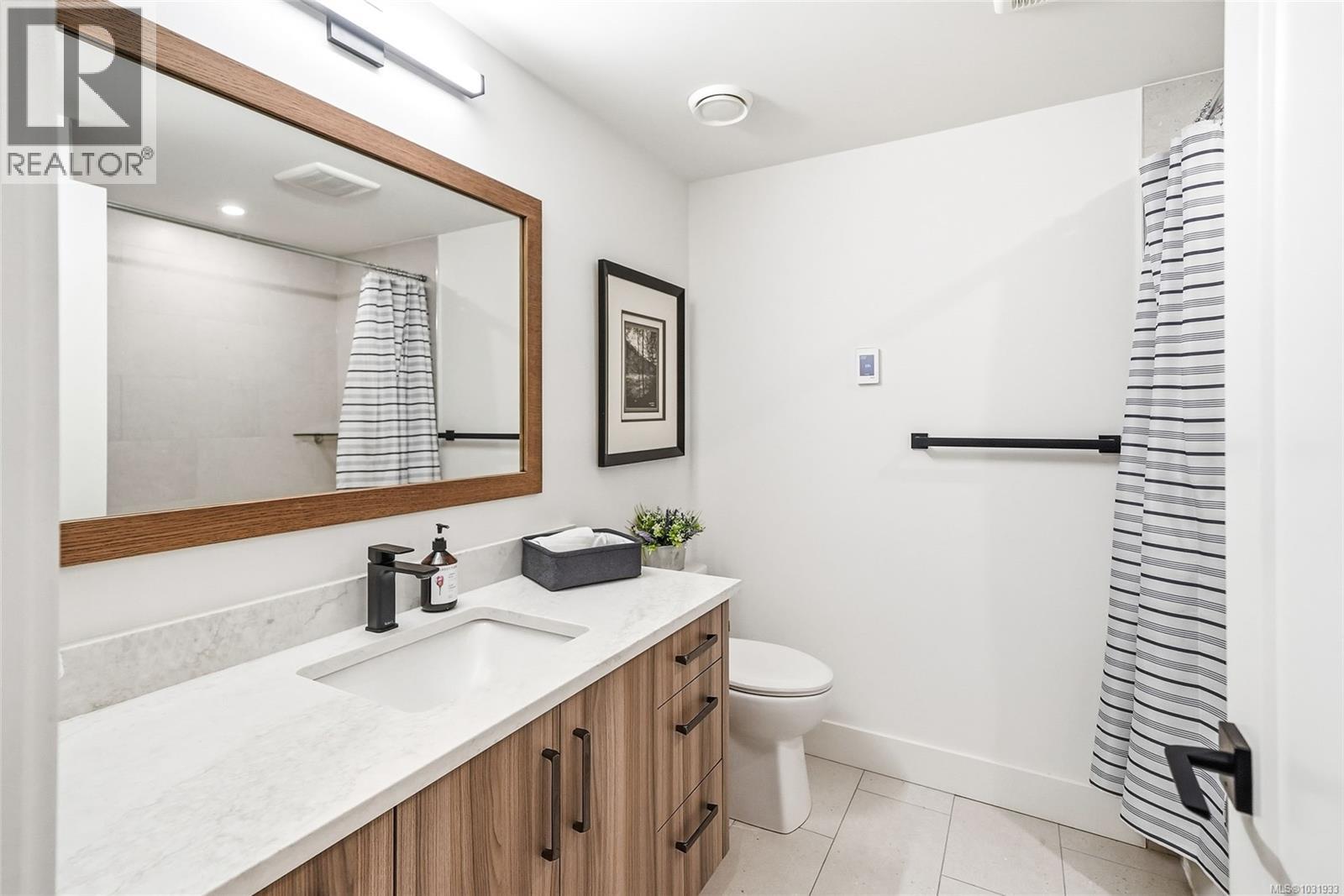 7478 HIGH RIDGE CRES - 44