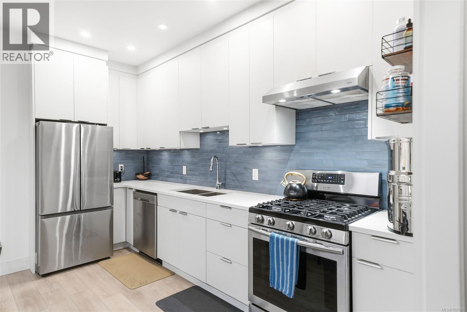 7478 HIGH RIDGE CRES - 48