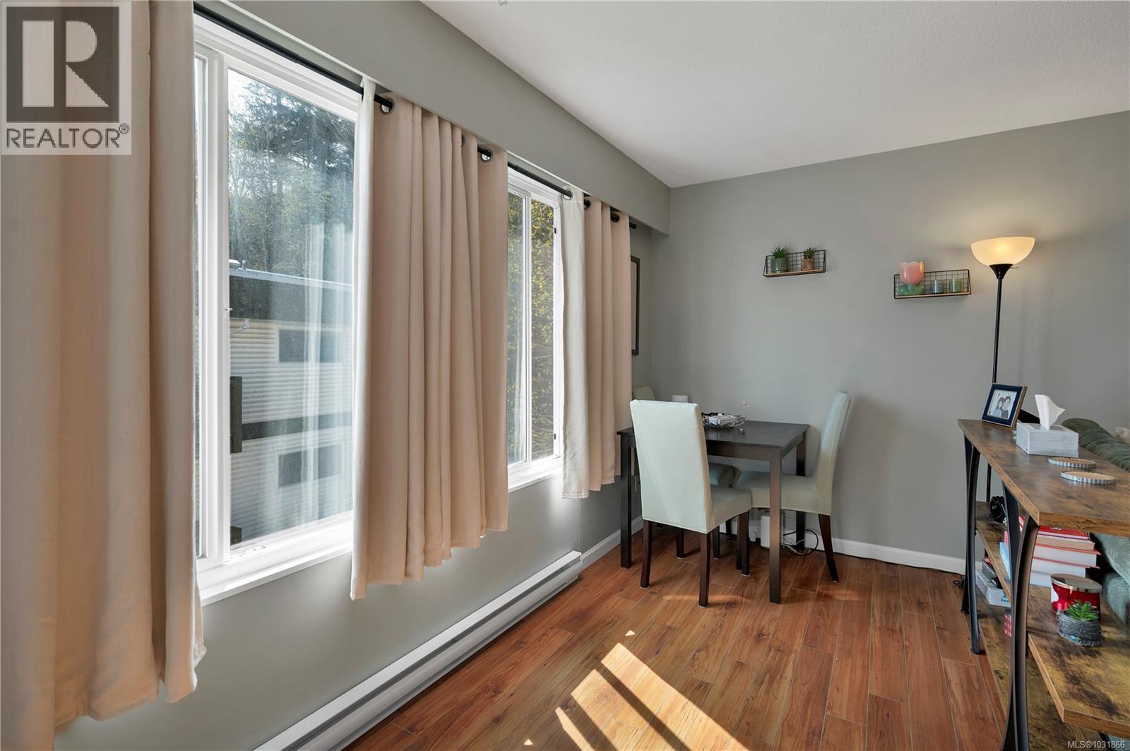 #38 940 ISLAND HWY S - 6