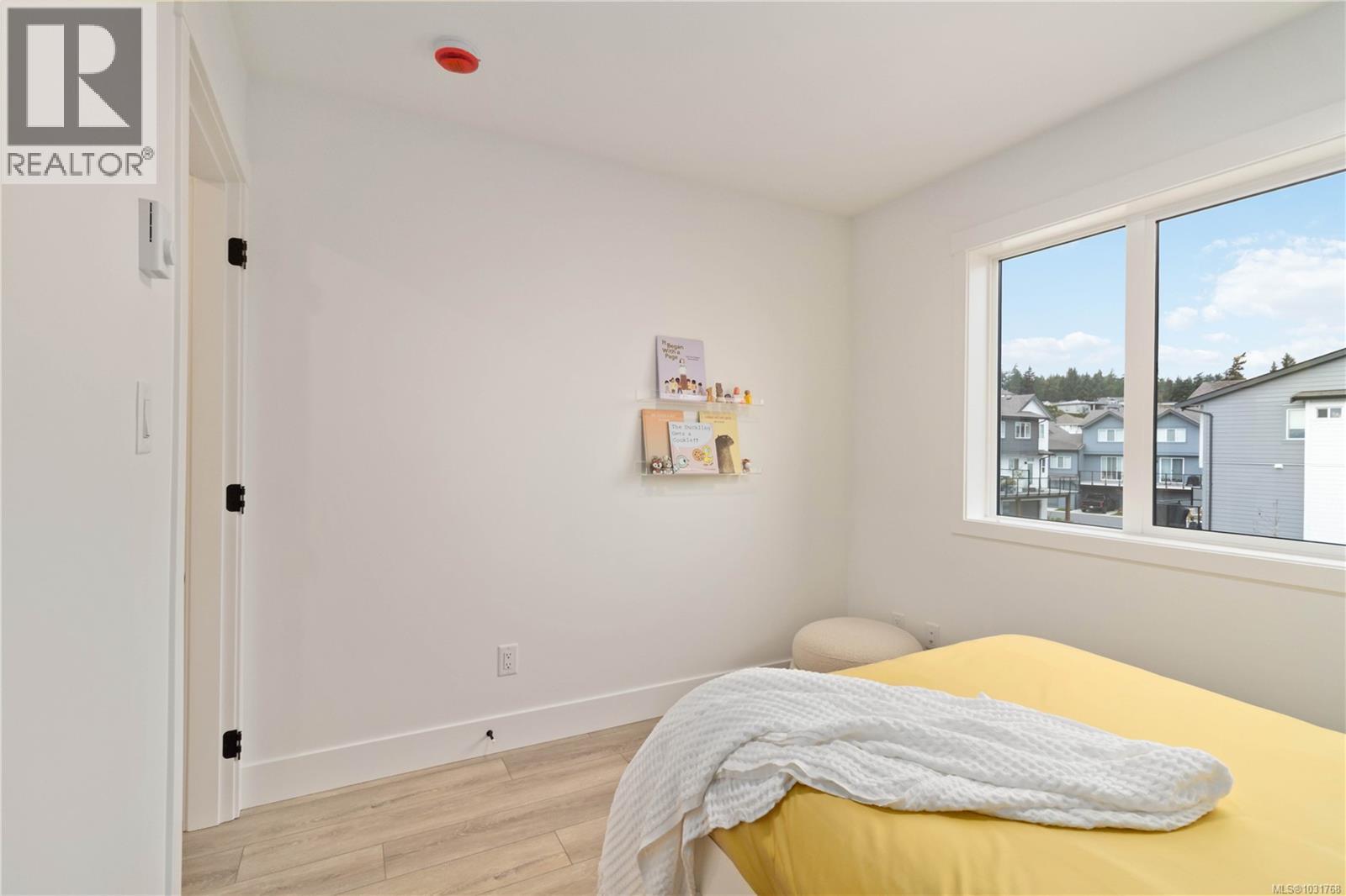 #103 368 TRADEWINDS AVE - 23